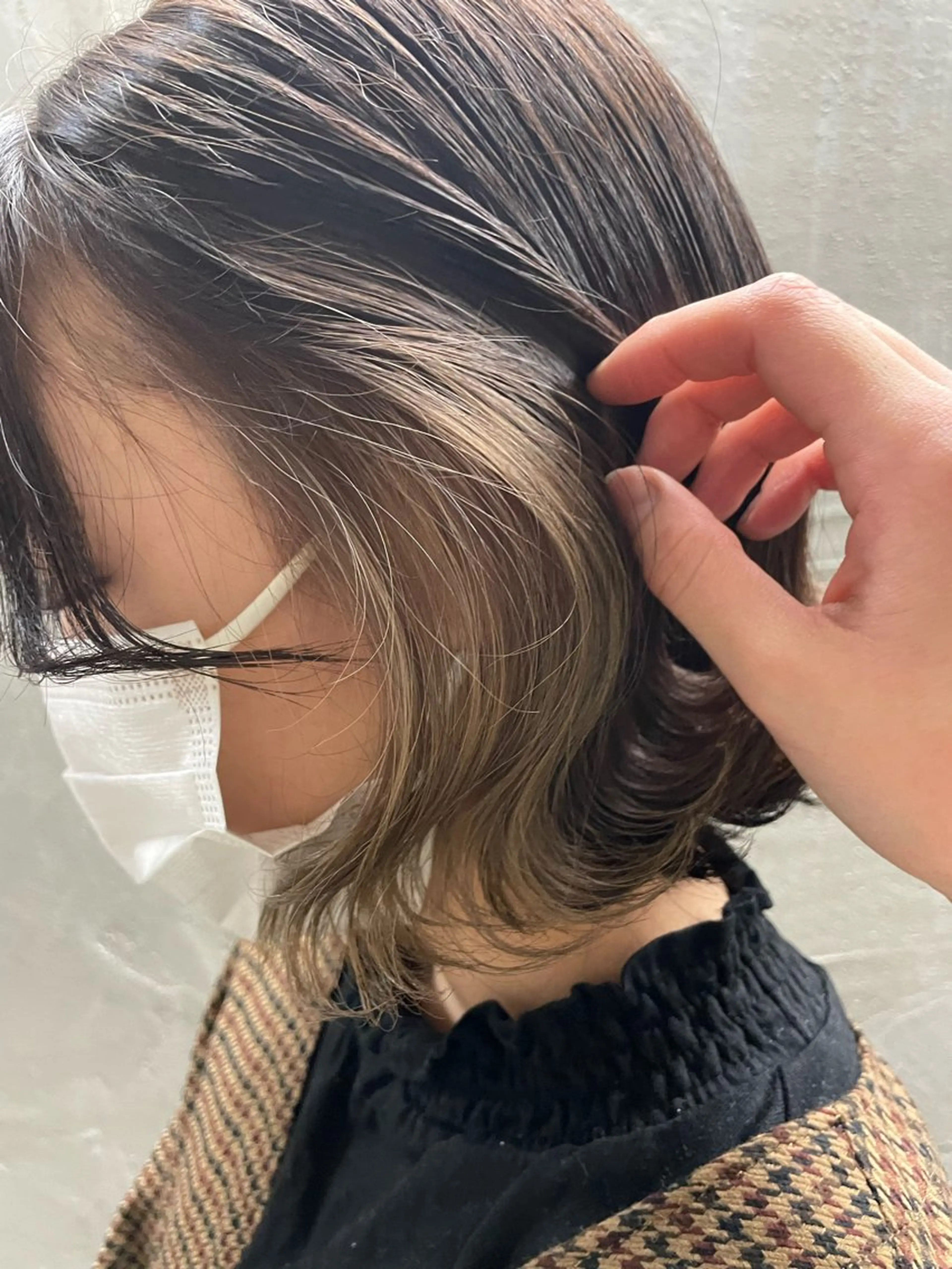 ミディアム カラー デザインカラー イヤリングカラー ブリーチ/レイヤー 💙ayame💙のヘアスタイル