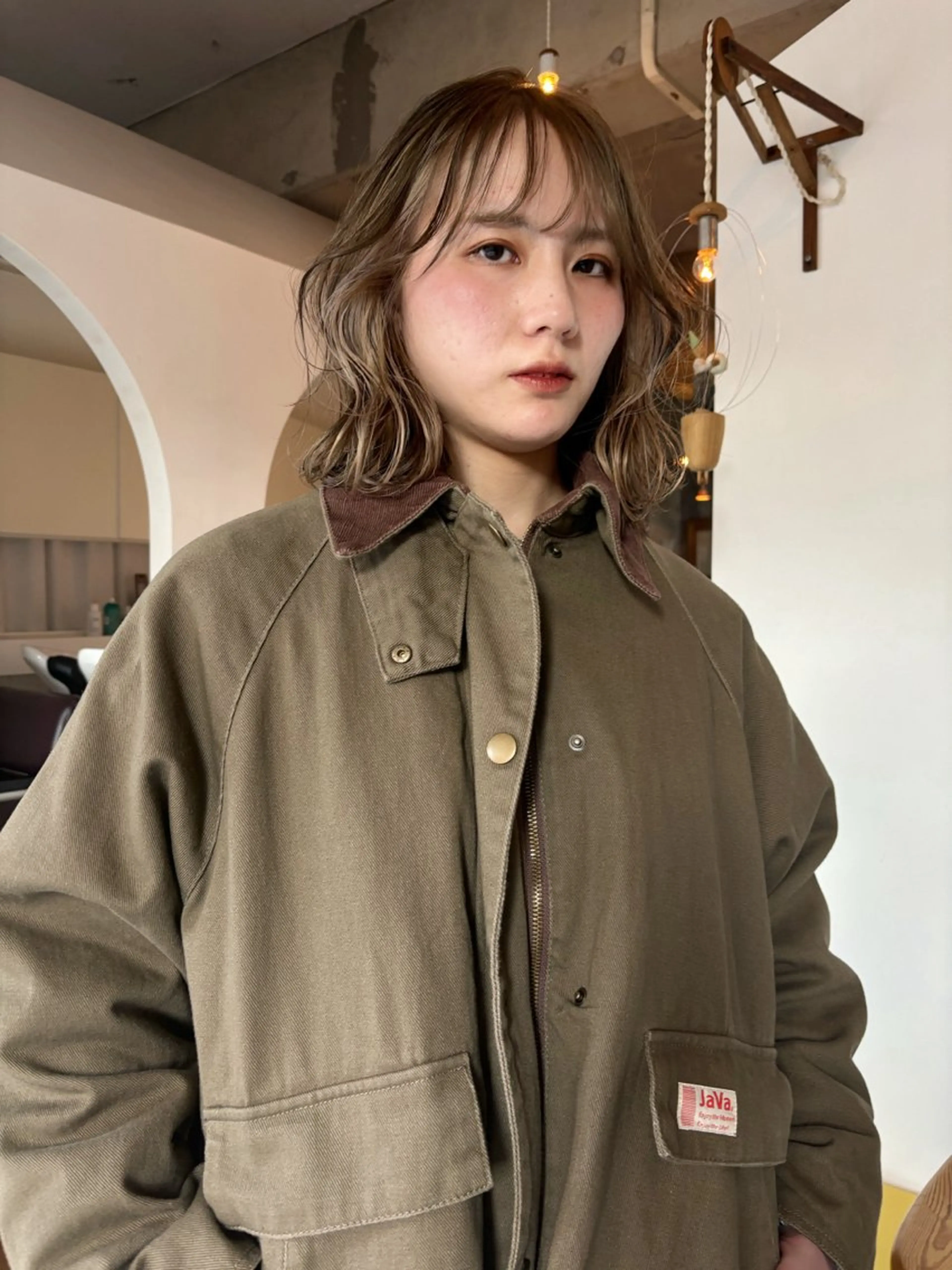 ミディアム カラー ヘアアレンジ ベージュカラー ブリーチ 透明感カラー ダブルカラー 外国人風カラー mirai/レイヤー ボブ/デザインのヘアスタイル