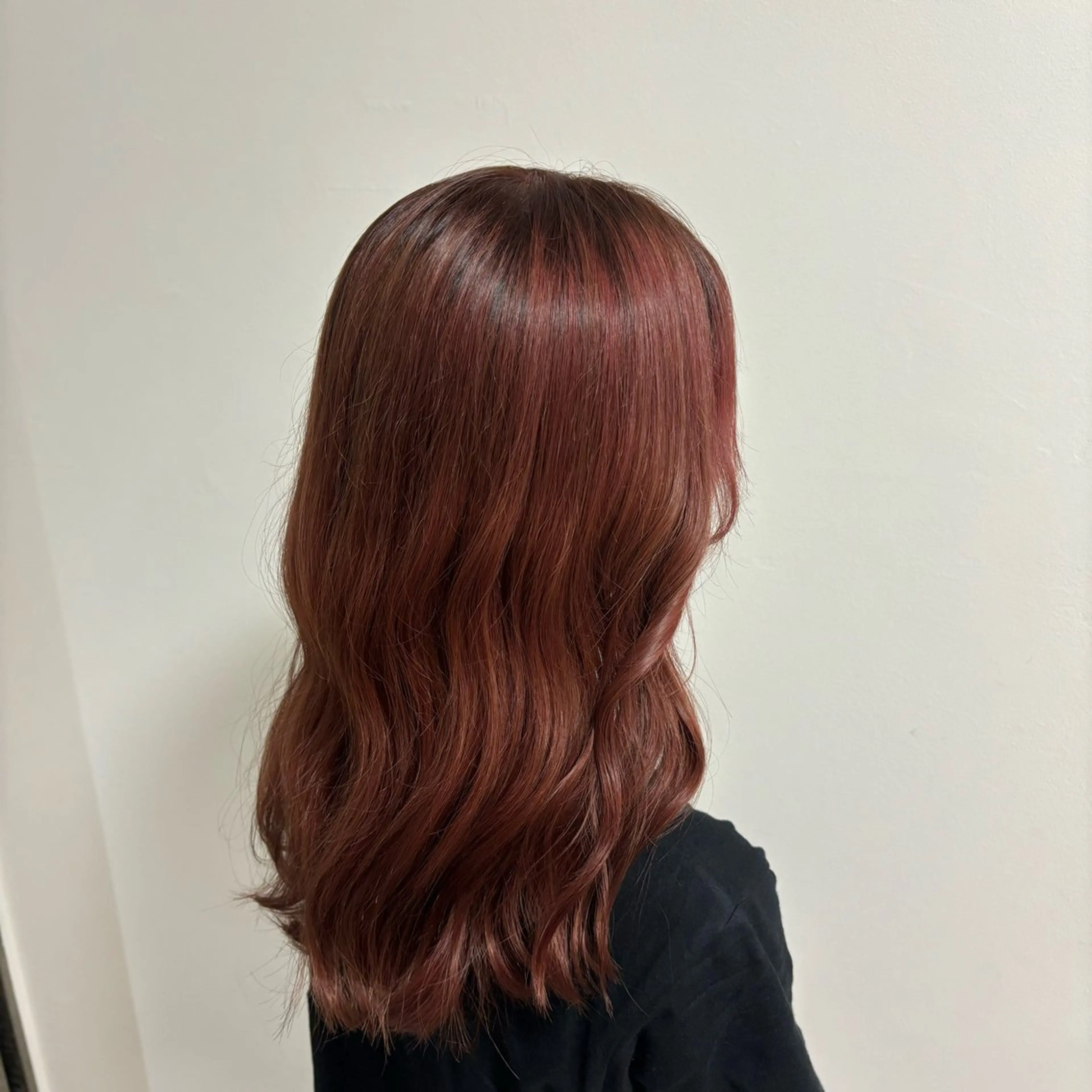 カラー ブリーチ 透明感カラー ブリーチなしカラー オオカメ ユヅキのヘアスタイル