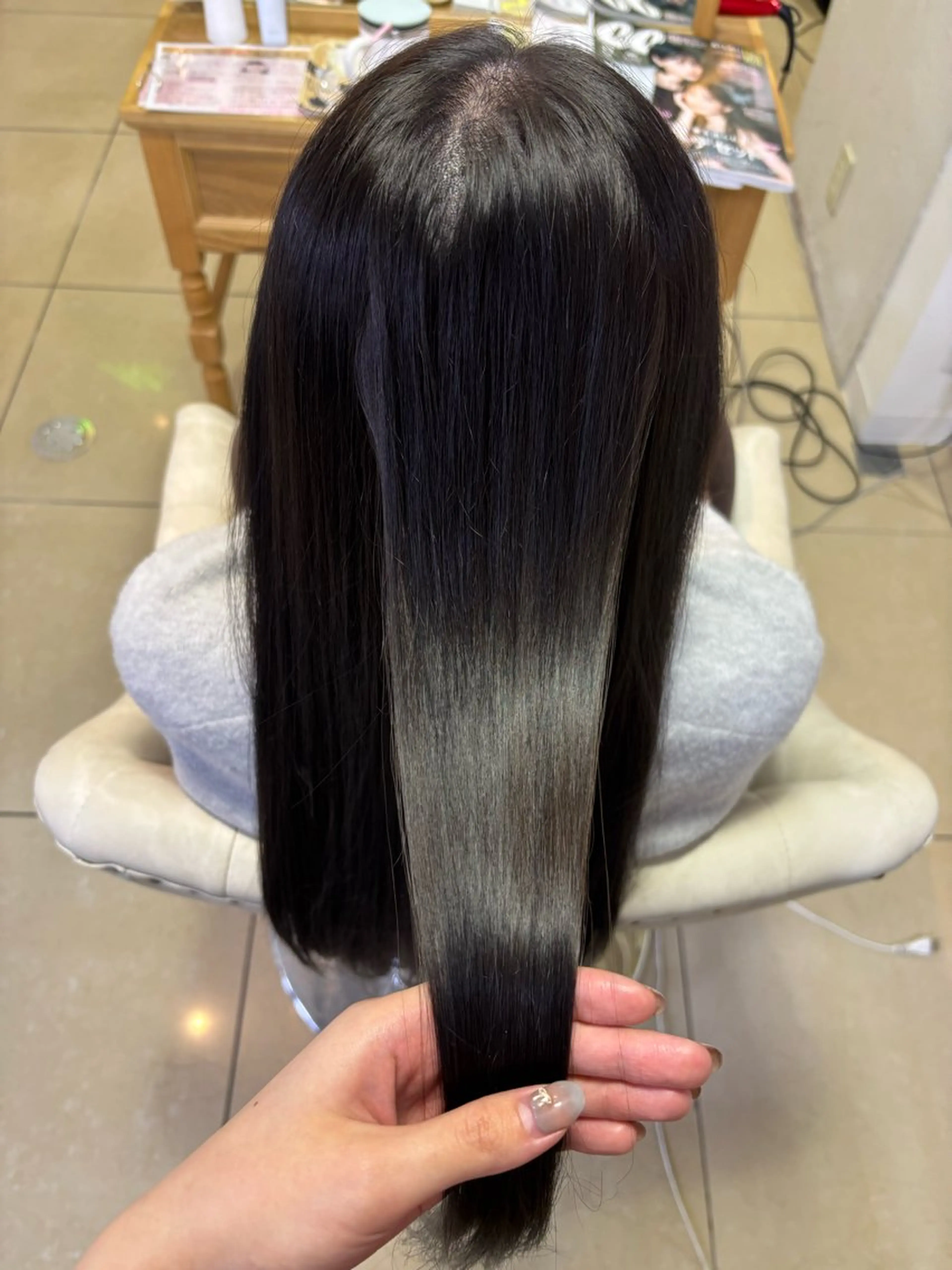 セミロング eMu透明感カラー 🪄◝✩🫧yukiのヘアスタイル