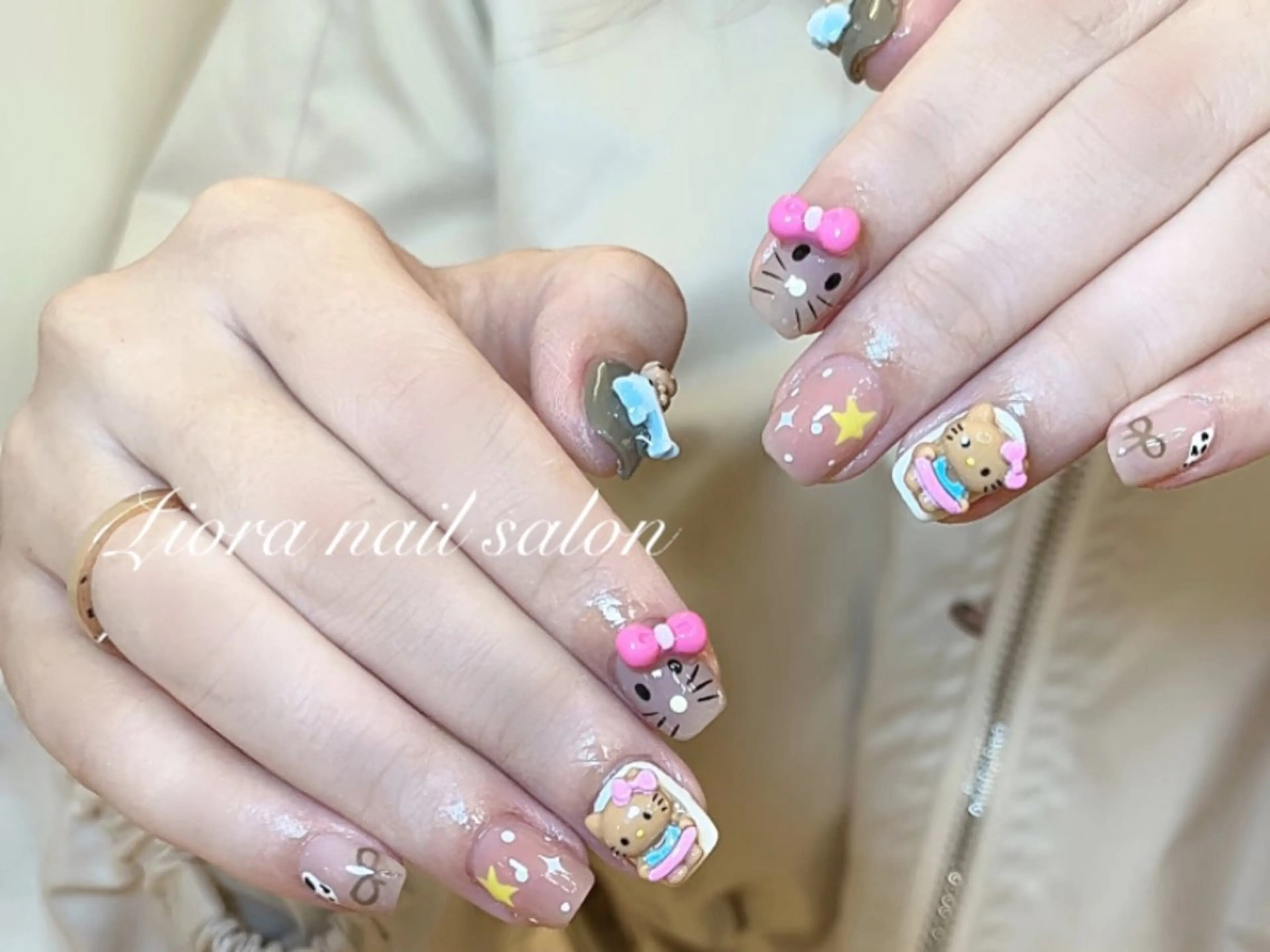 ネイル フレンチネイル ジェルネイル ガーリー グラデーション キラキラネイル ハンドネイル Liora nail スカルプ専門店のネイルデザイン