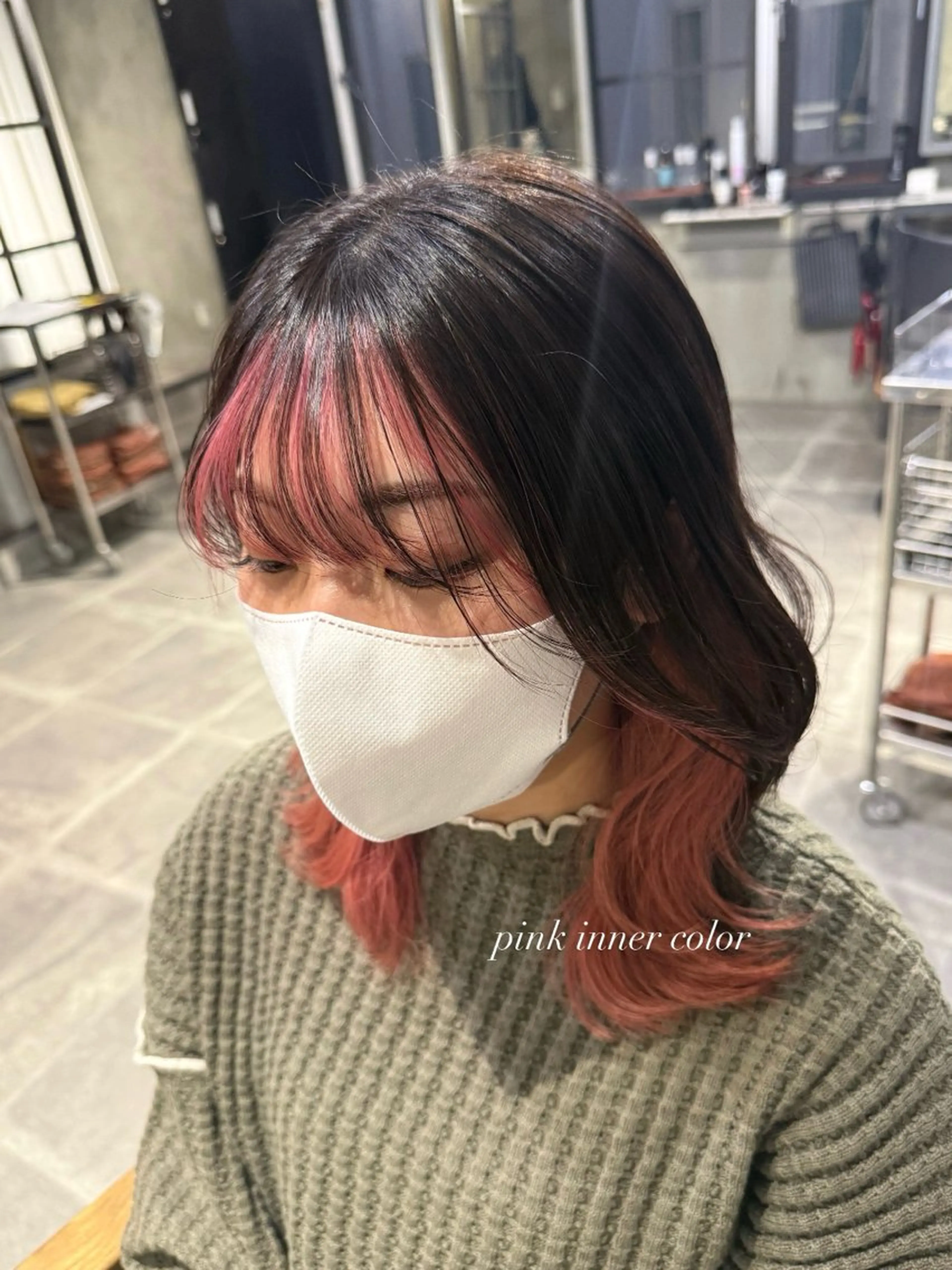 ミディアム カラー インナーカラー ピンクカラー カット ヘアカラー トリートメント 佐伯 桃のヘアスタイル