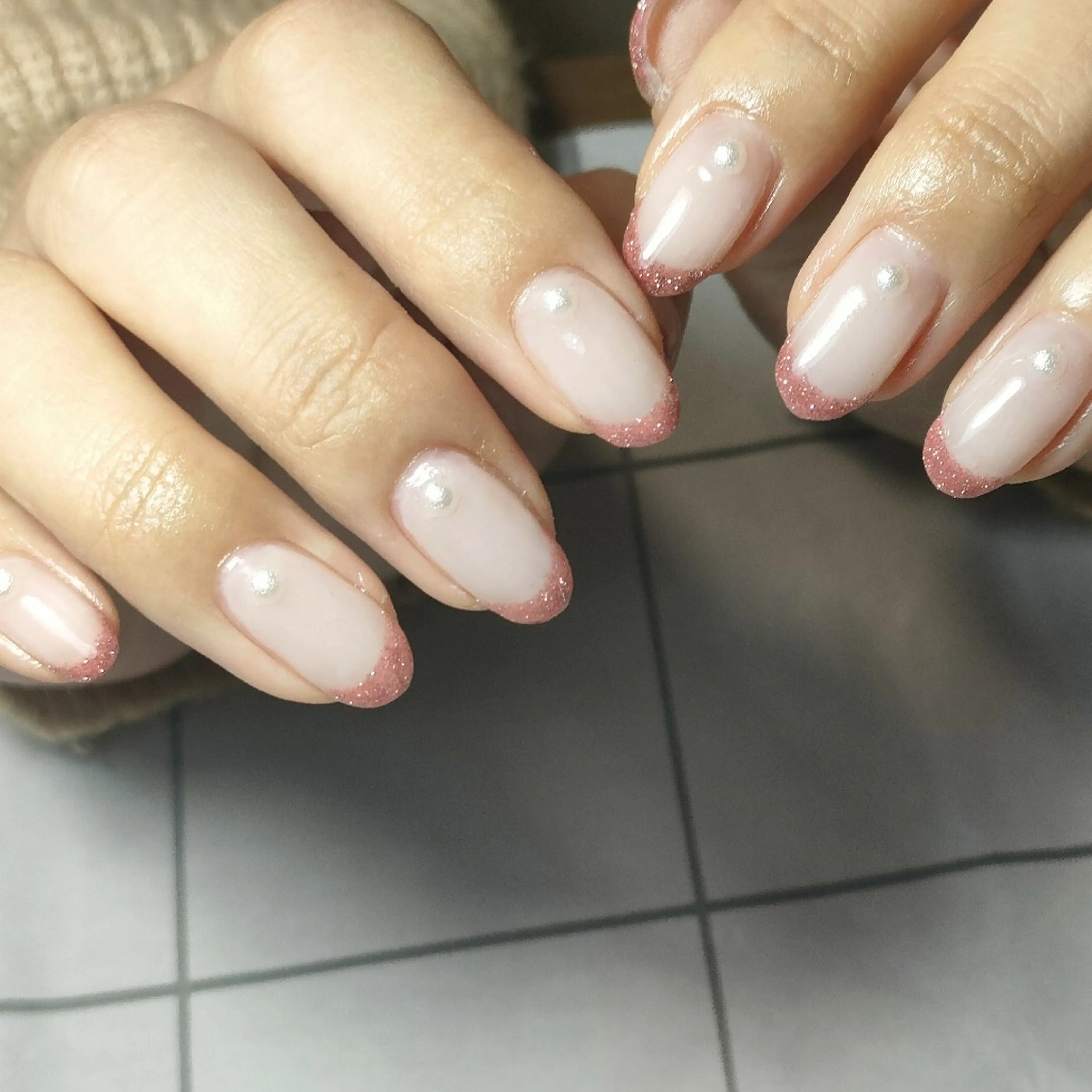 ネイル フラッシュネイル フレンチネイル oir. nailsalonのネイルデザイン