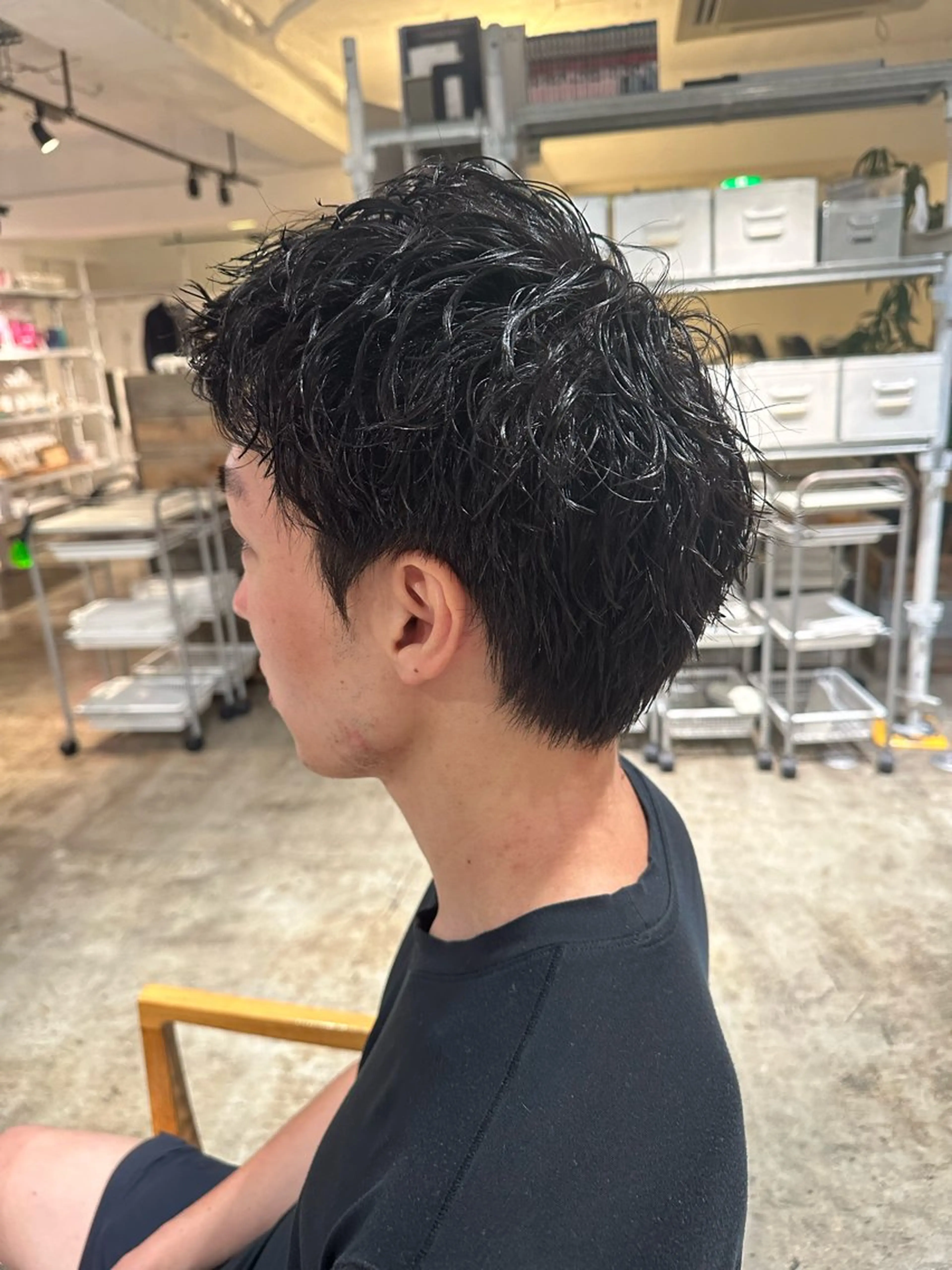 ショート パーマ メンズ センターパート フェードカット メンズパーマ プードルパーマ スキンフェード 【メンズ職人】 ✂️佐藤友のヘアスタイル