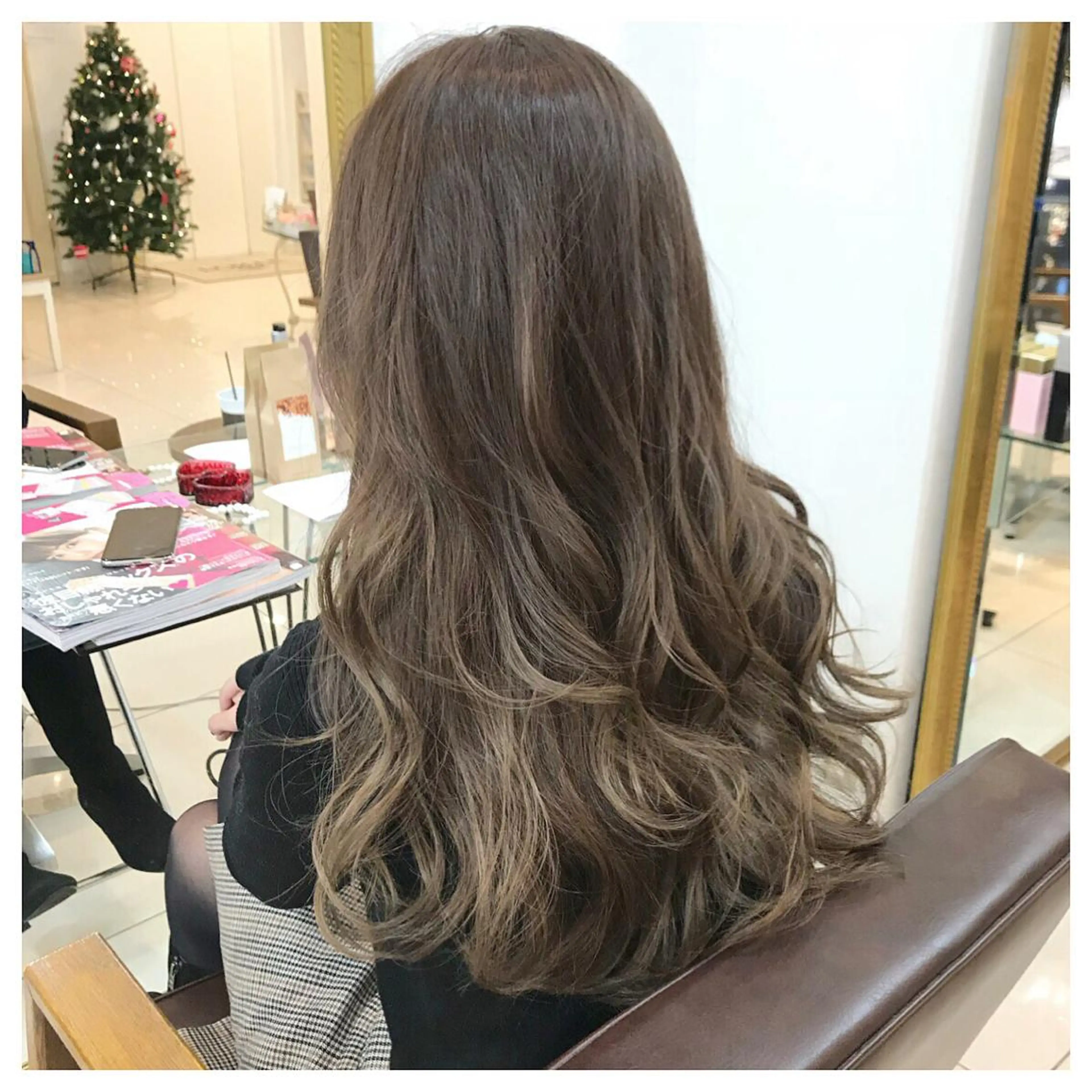 ロング カラー ヘアアレンジ ベージュカラー グラデーションカラー ナチュラル艶ヘア 🌸内田彩香のヘアスタイル