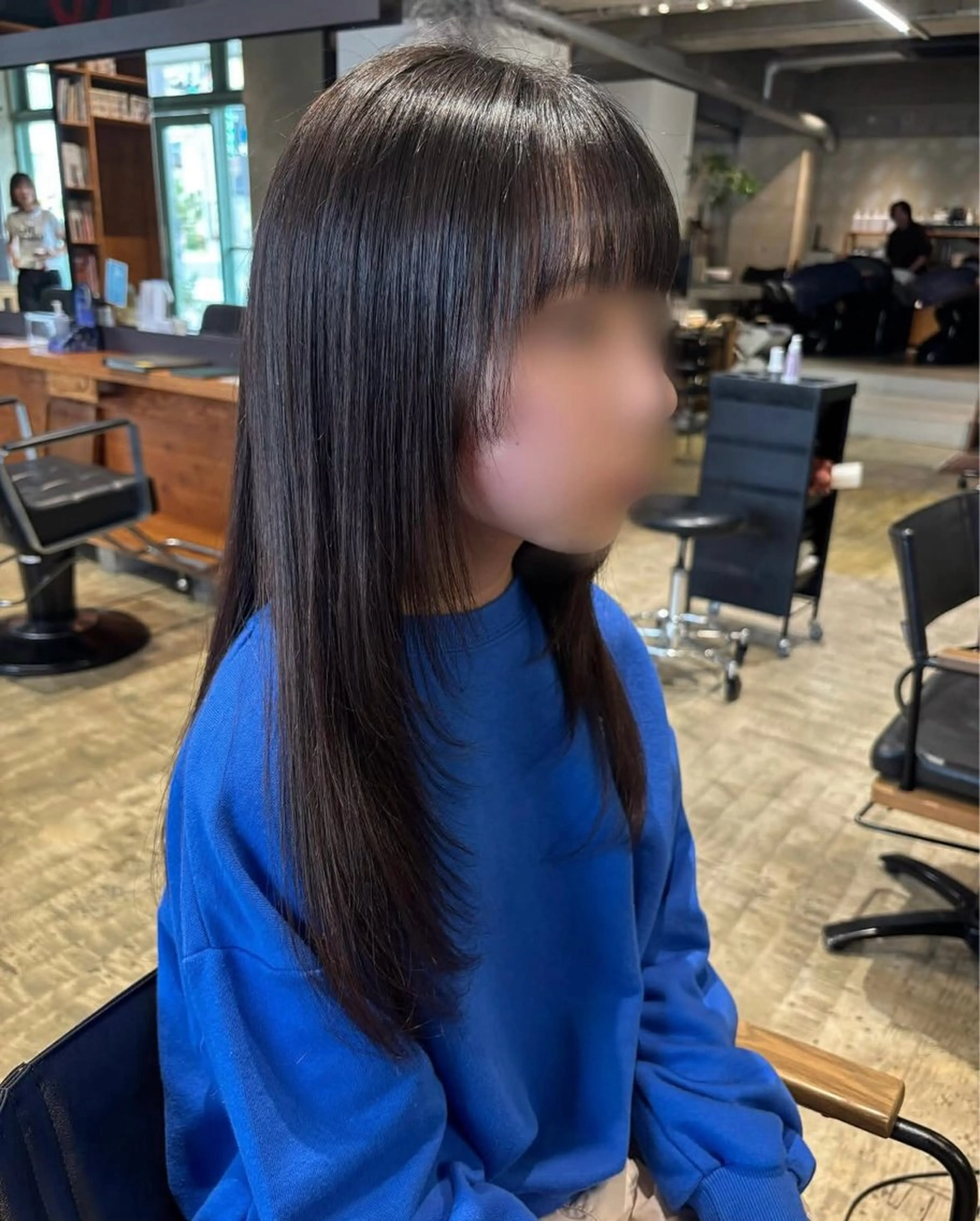 ミディアム 渡辺 彩乃のヘアスタイル