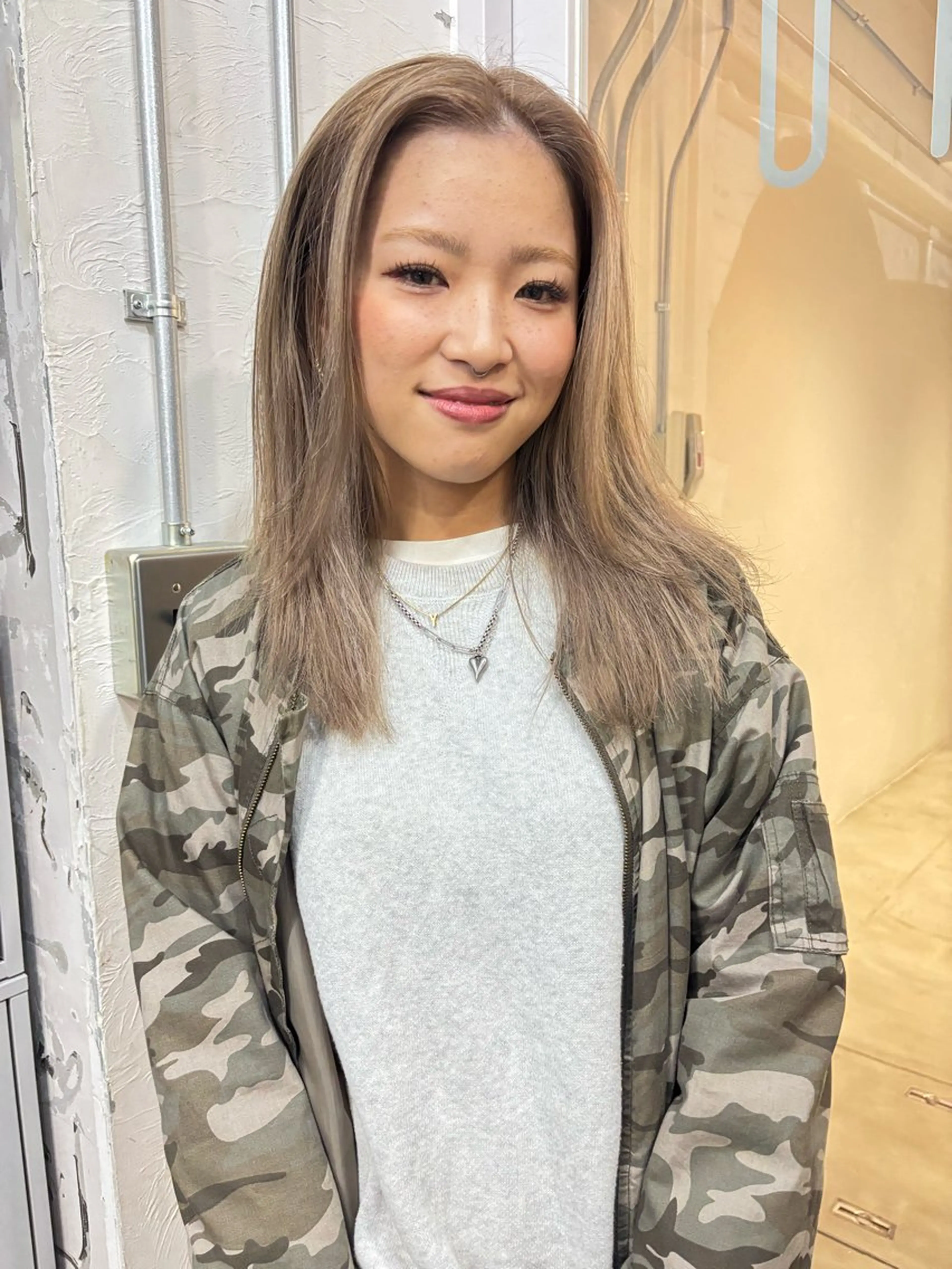 セミロング ヘアカラー 大西 柚羽のヘアスタイル