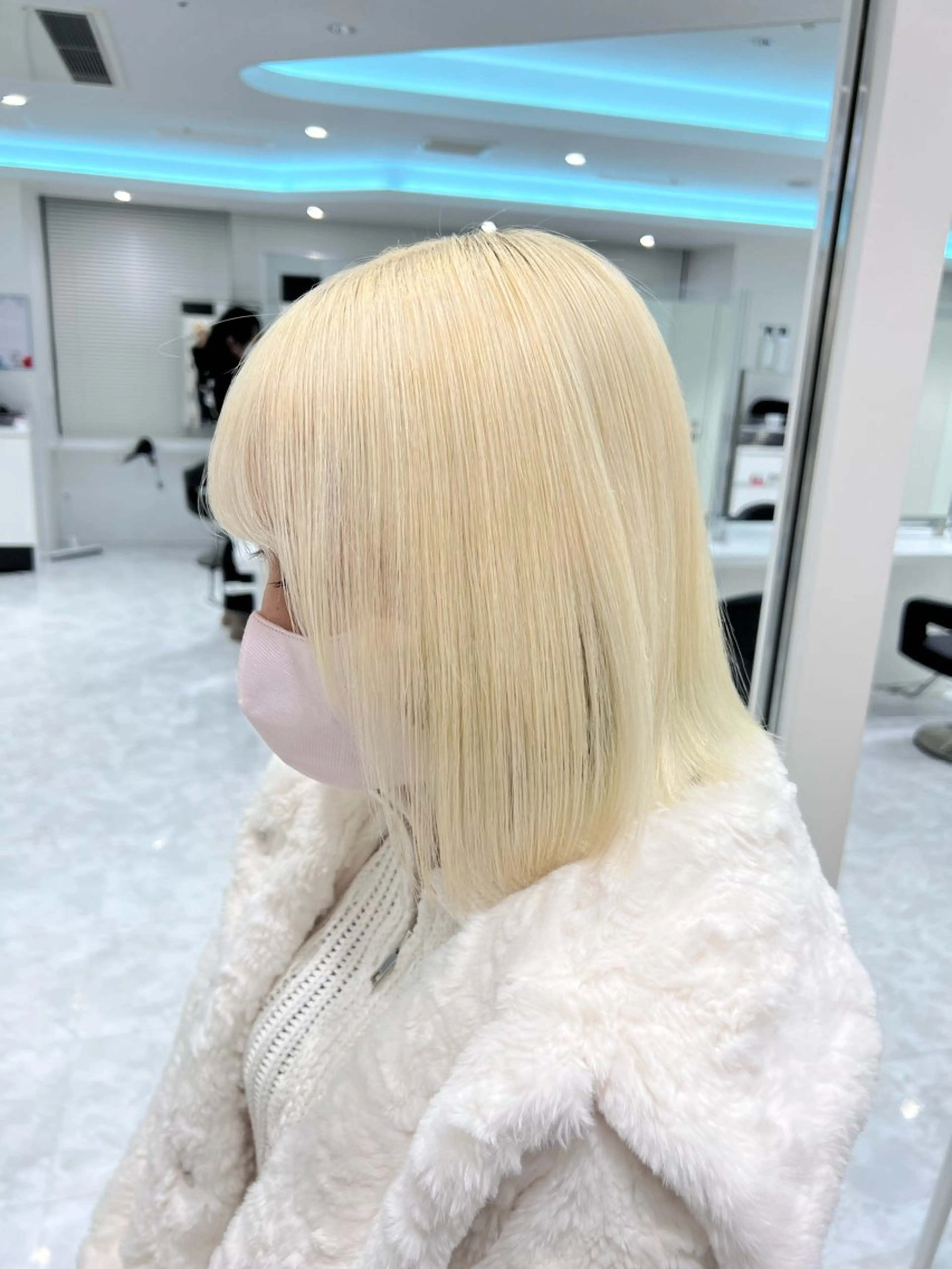 ロング カラー ブロンド ホワイトブロンド ラベンダー💜 グレージュ🩶のヘアスタイル
