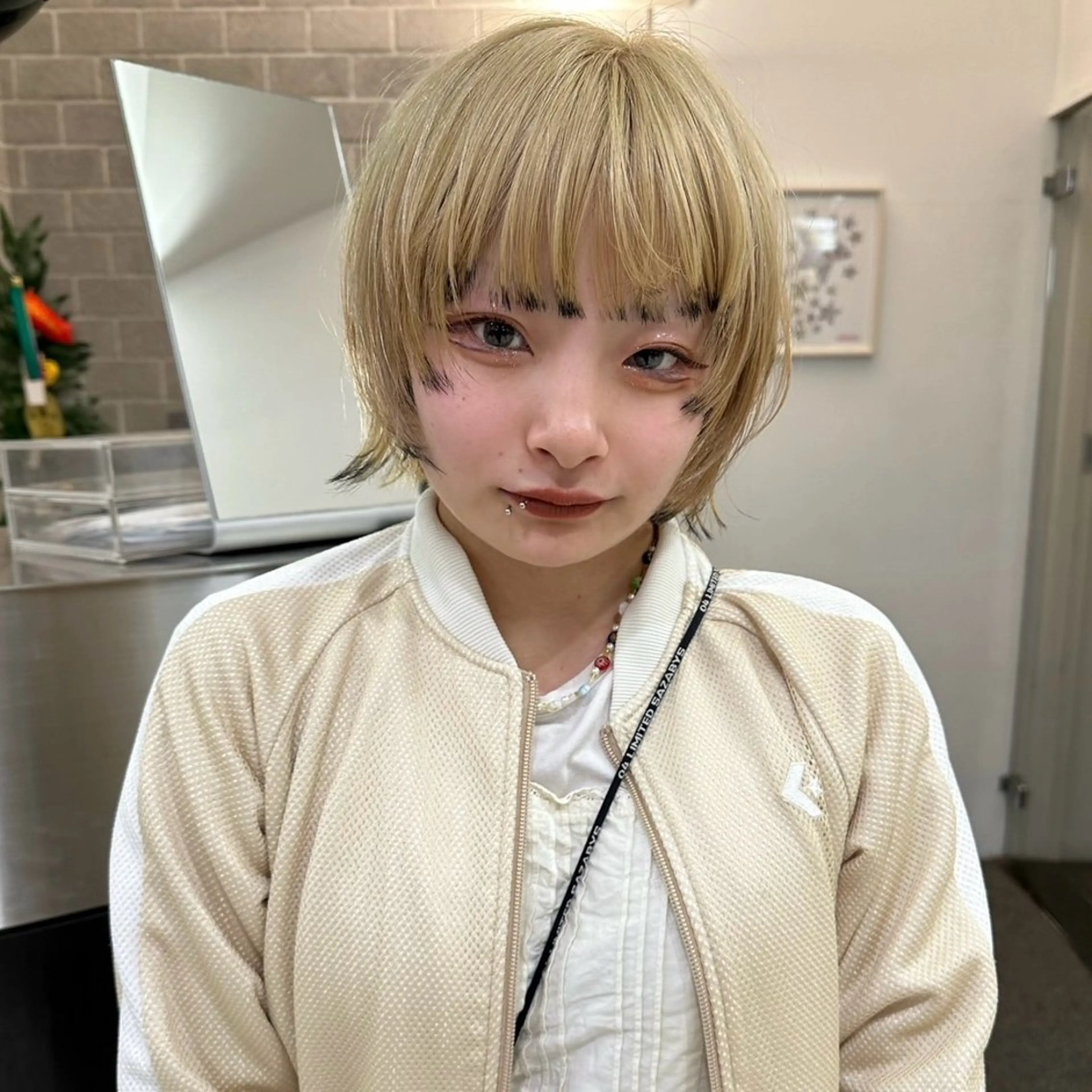 ショート カラー デザインカラー 顔周りデザイン/ ハイトーン/多田悠馬のヘアスタイル