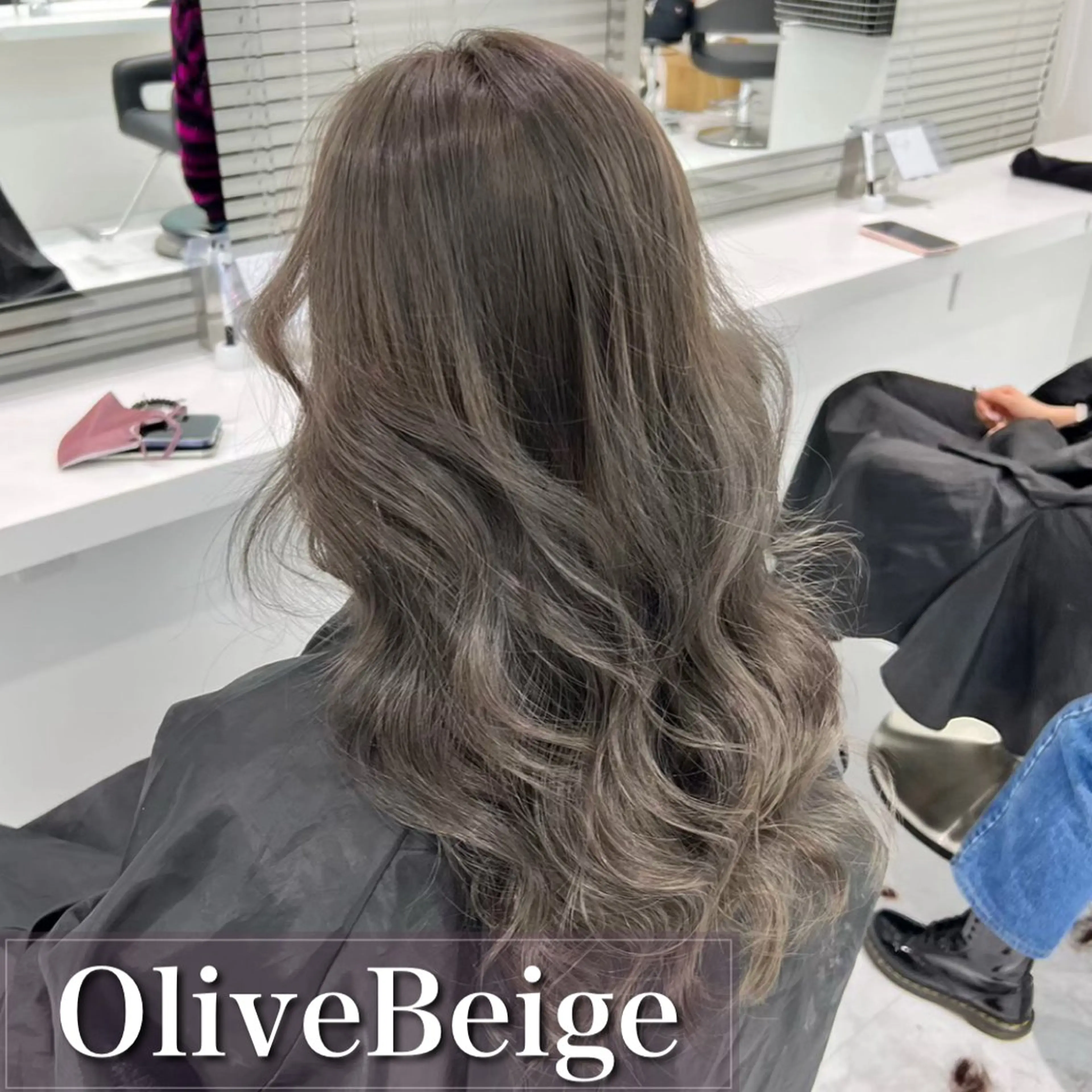 セミロング カラー ヘアアレンジ 🫧モテる💗ダメー ジレスハイトーン🫧のヘアスタイル