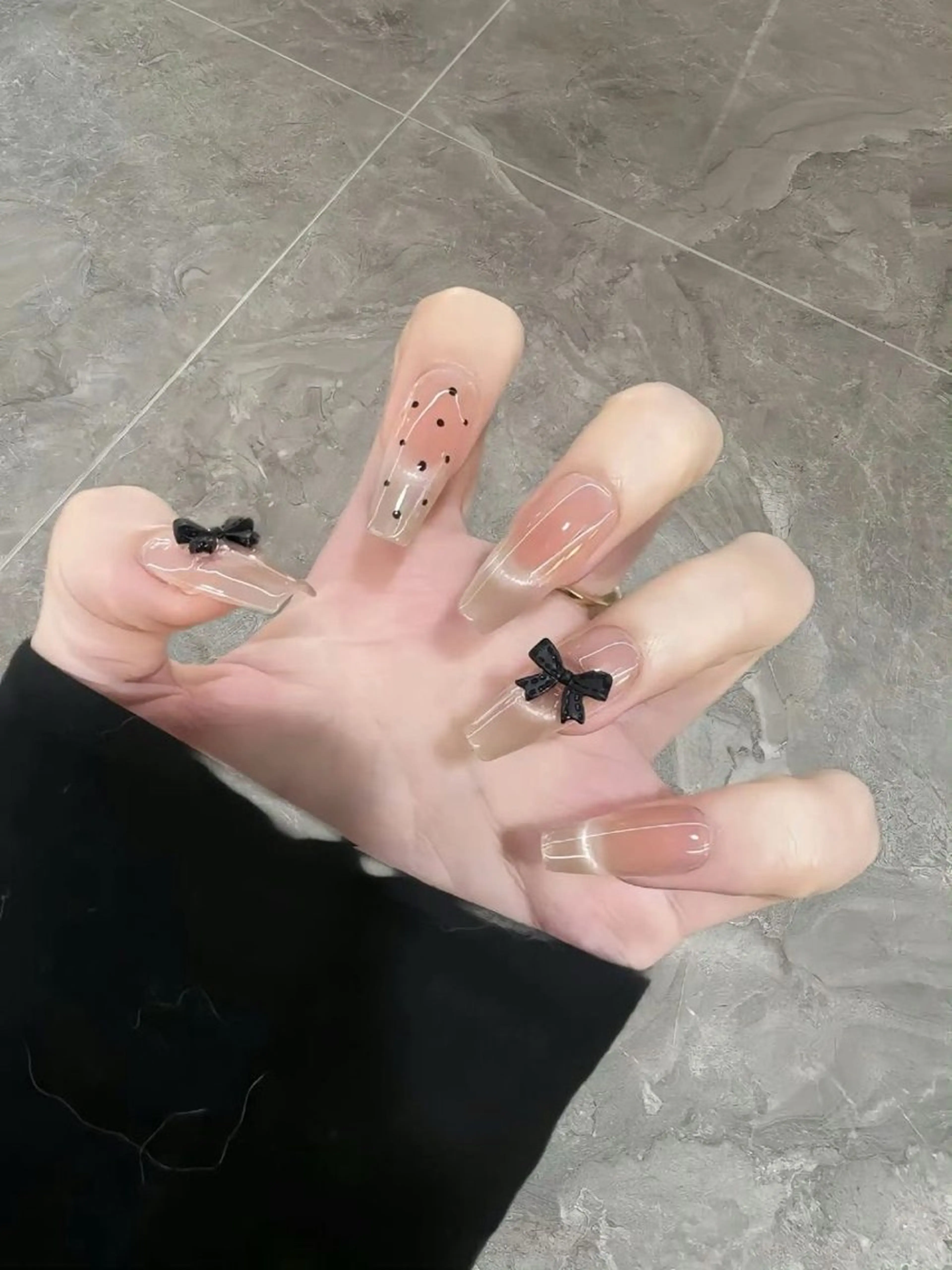 カラー グラデーションカラー ピンクカラー ハンドネイル AIN Nailのネイルデザイン