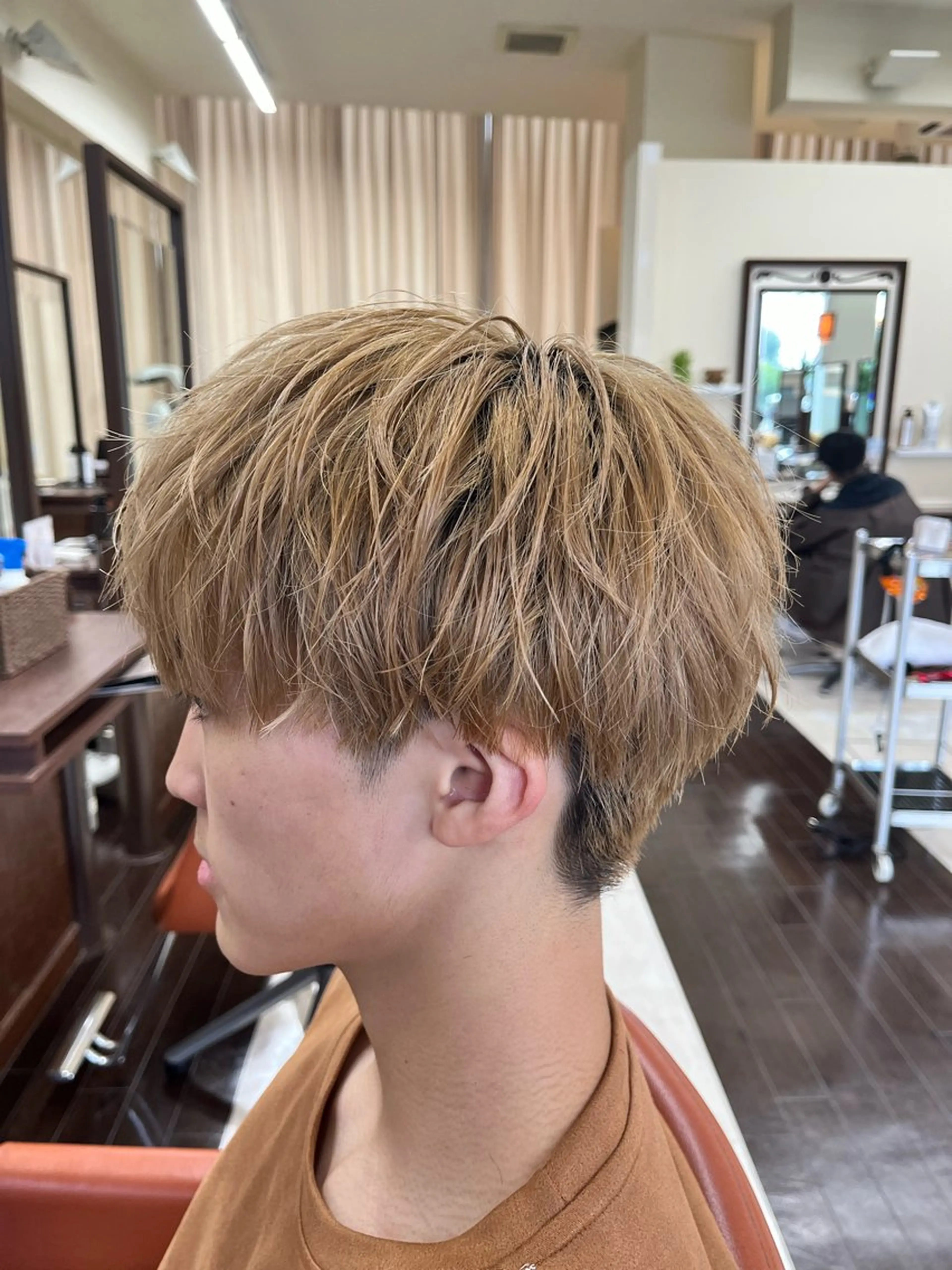 ショート カラー メンズ メンズハイトーン マッシュ ハイトーンカラー 🧊メンズ特化🧊 高木航希のヘアスタイル