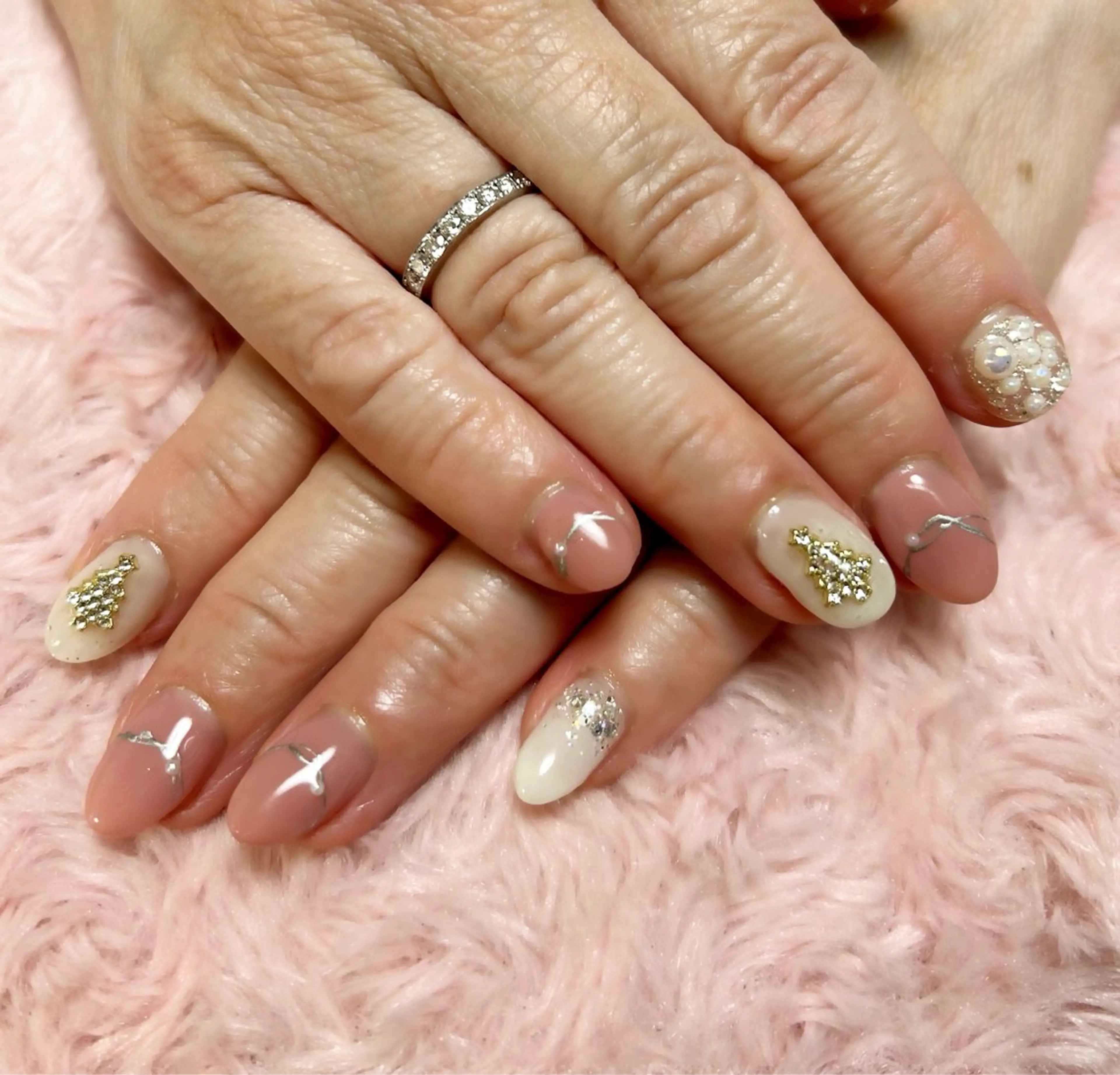 ネイル ＧＬAD グラットのネイルデザイン