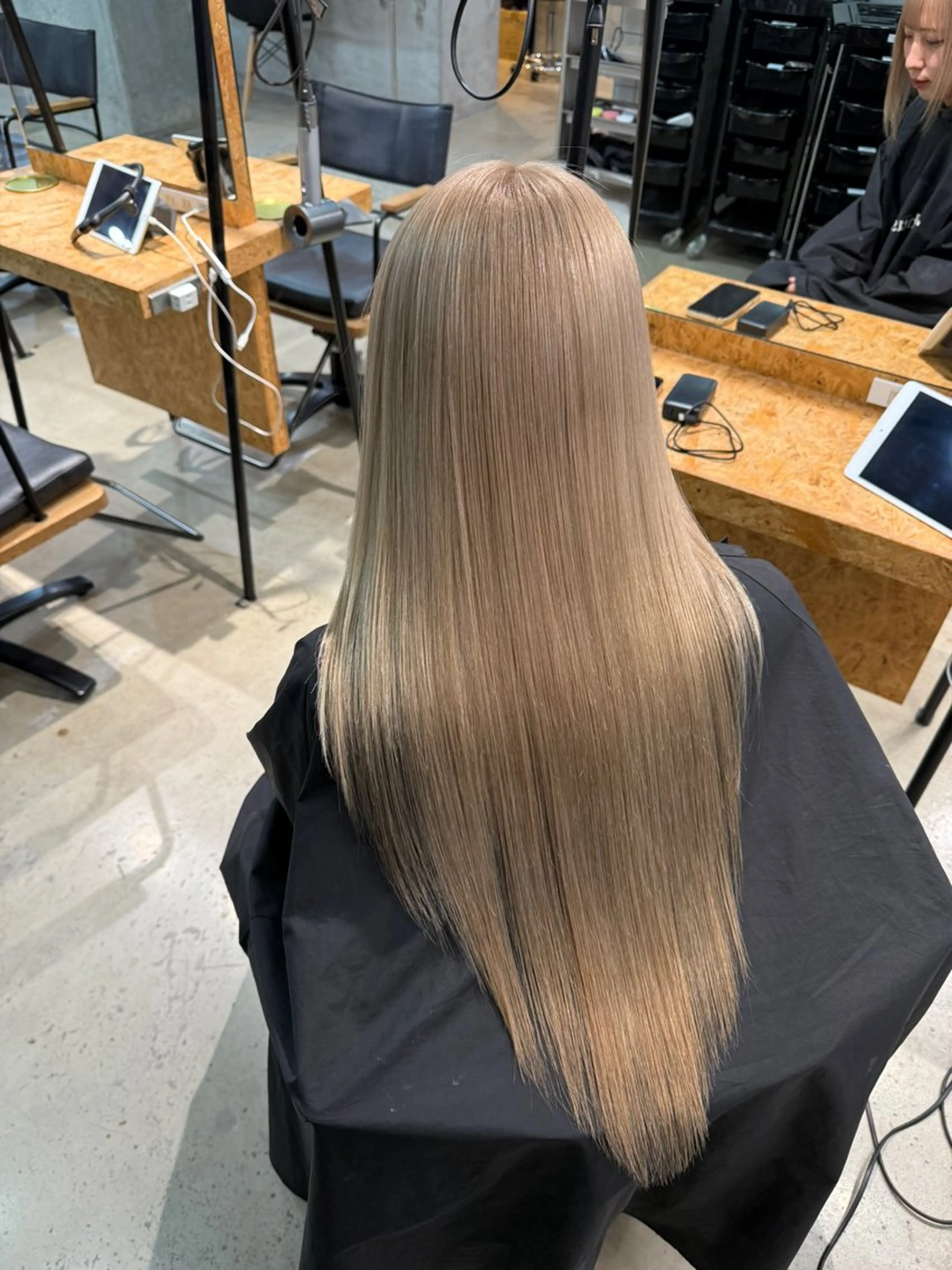 カラー ブリーチ ハイトーンカラー ヘアカラー はなえ/ブリーチ/複 雑履歴修正のヘアスタイル