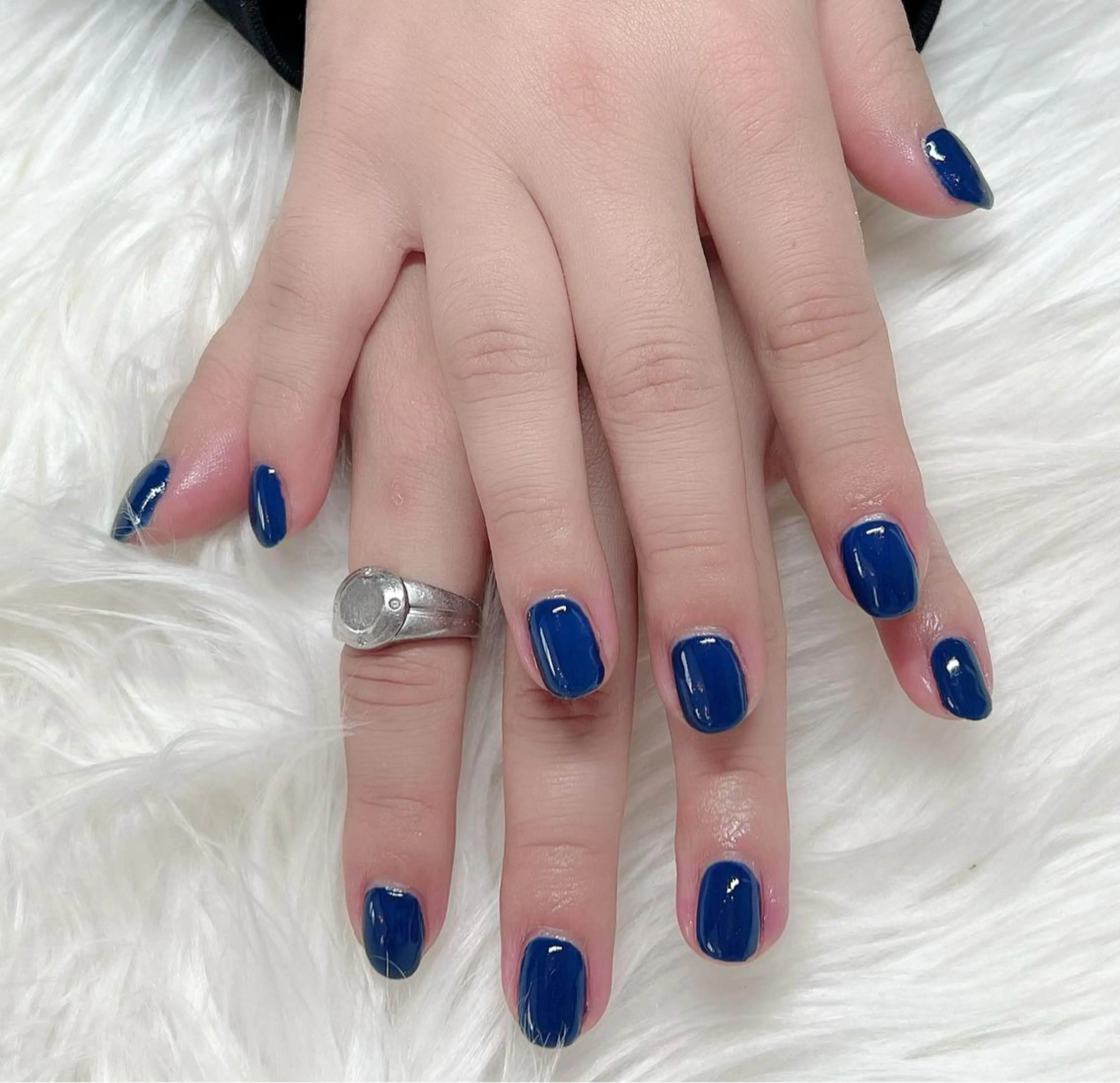 ショート ネイル ブルー ハンドネイル シェヌネイル JURAのネイルデザイン