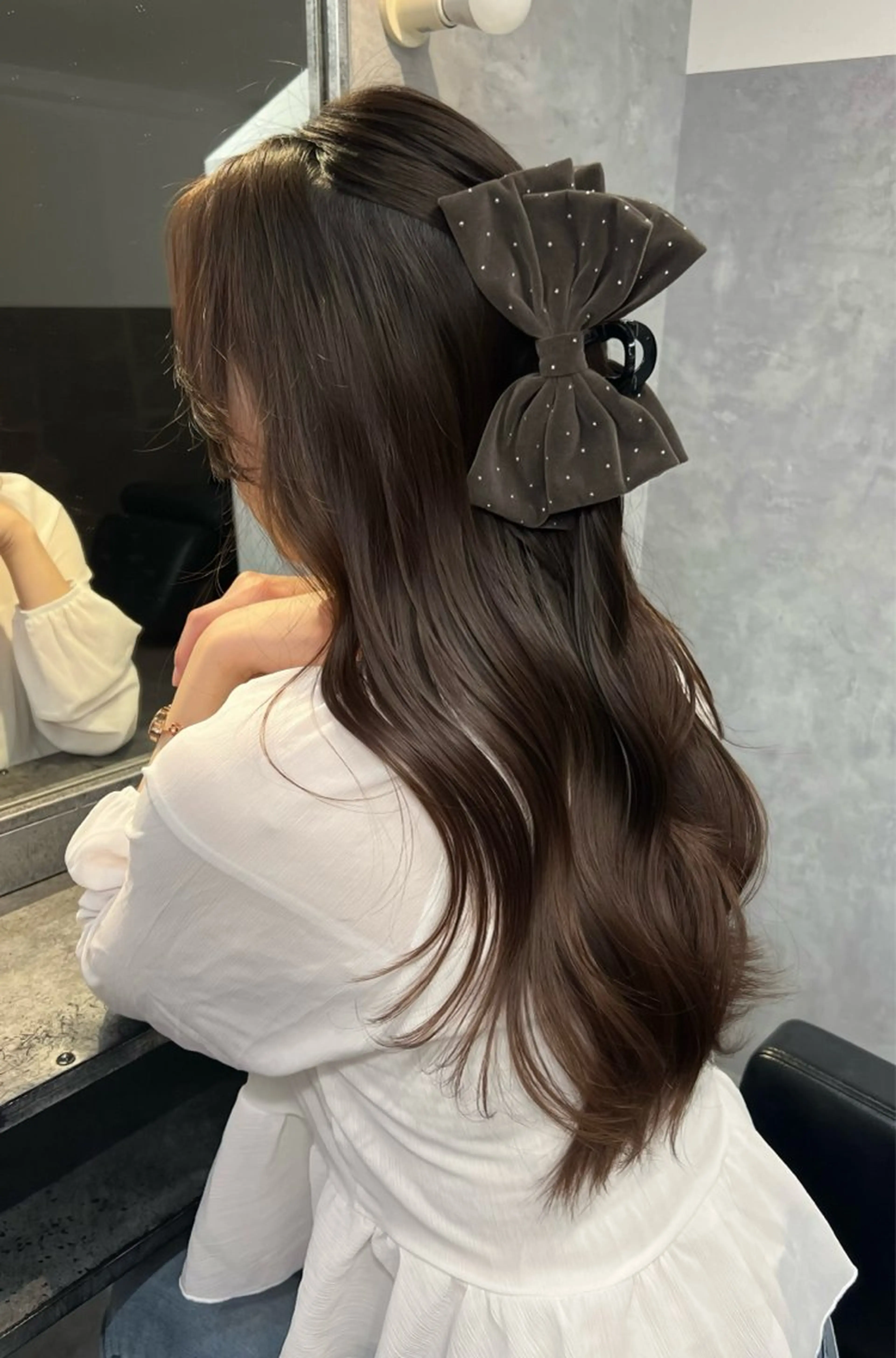 ロング カラー 黒髪 ブリーチ 透明感カラー 顔周りカット レイヤーカット 透明感/レイヤー 🇰🇷tomonaのヘアスタイル