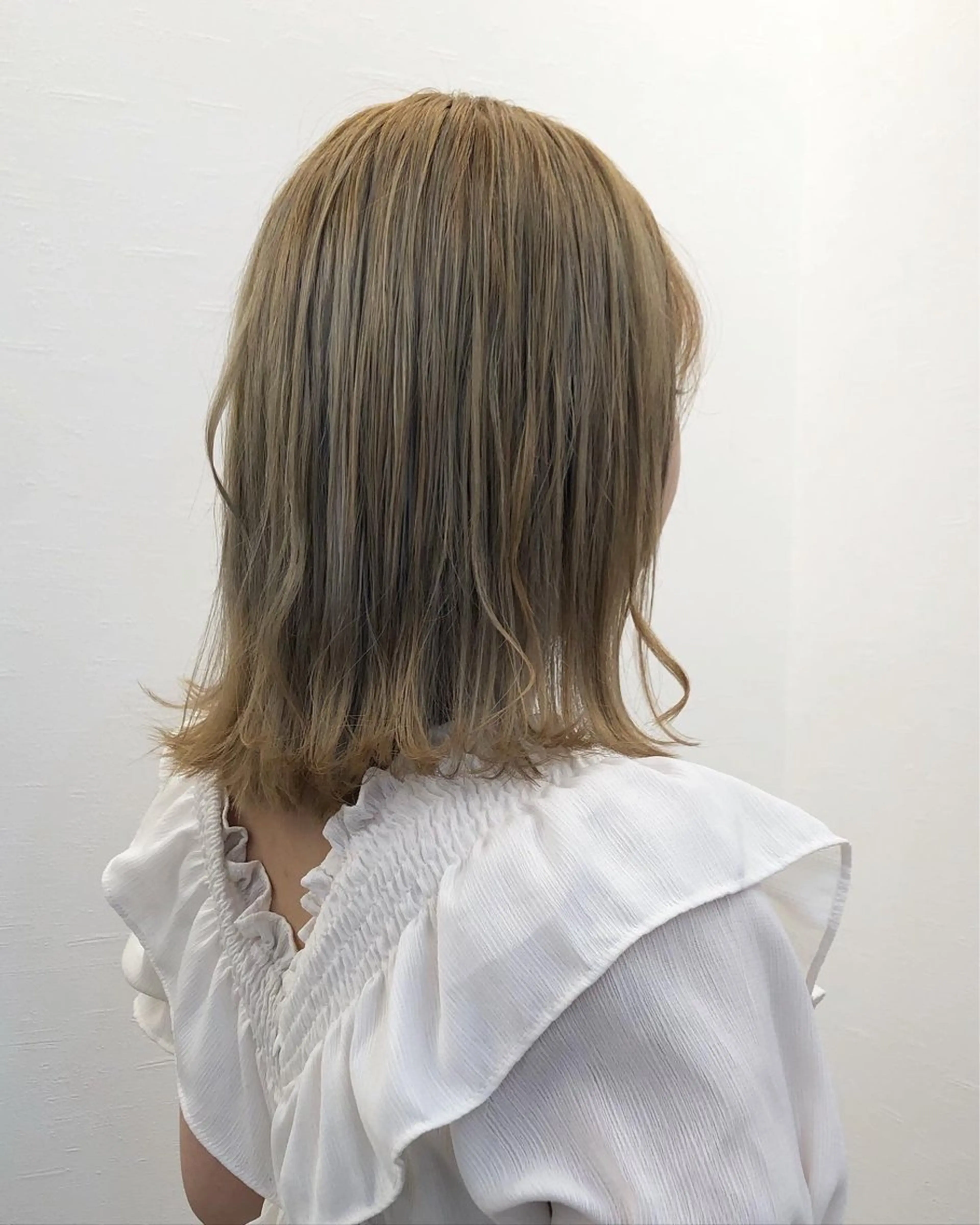 カラー Ruang所属・ツノガイ エリのヘアスタイル