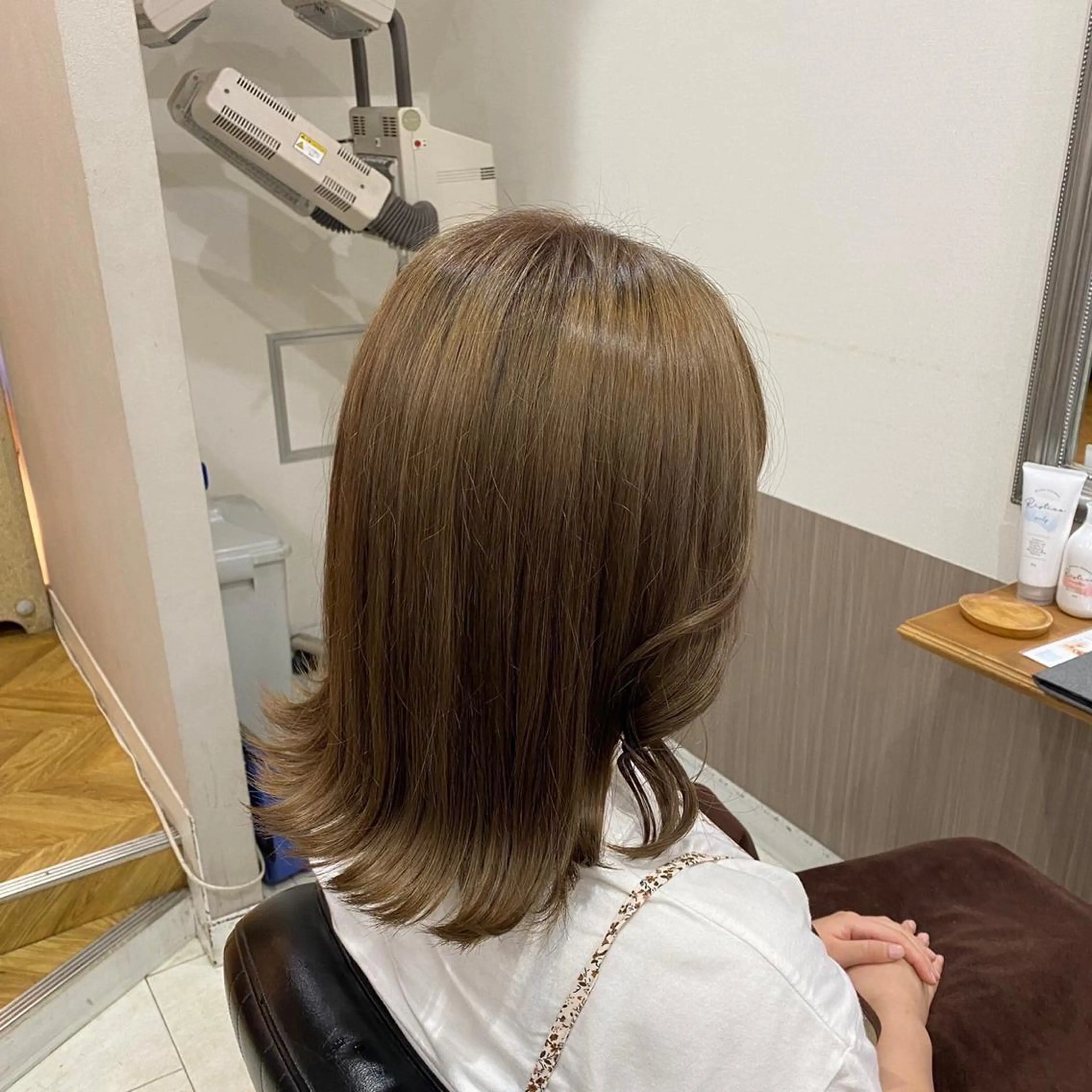 カラー ベージュカラー ミルクティーベージュ ヘアカラー 艶髪🥣透明感カラー 🫧前田奈津実のヘアスタイル