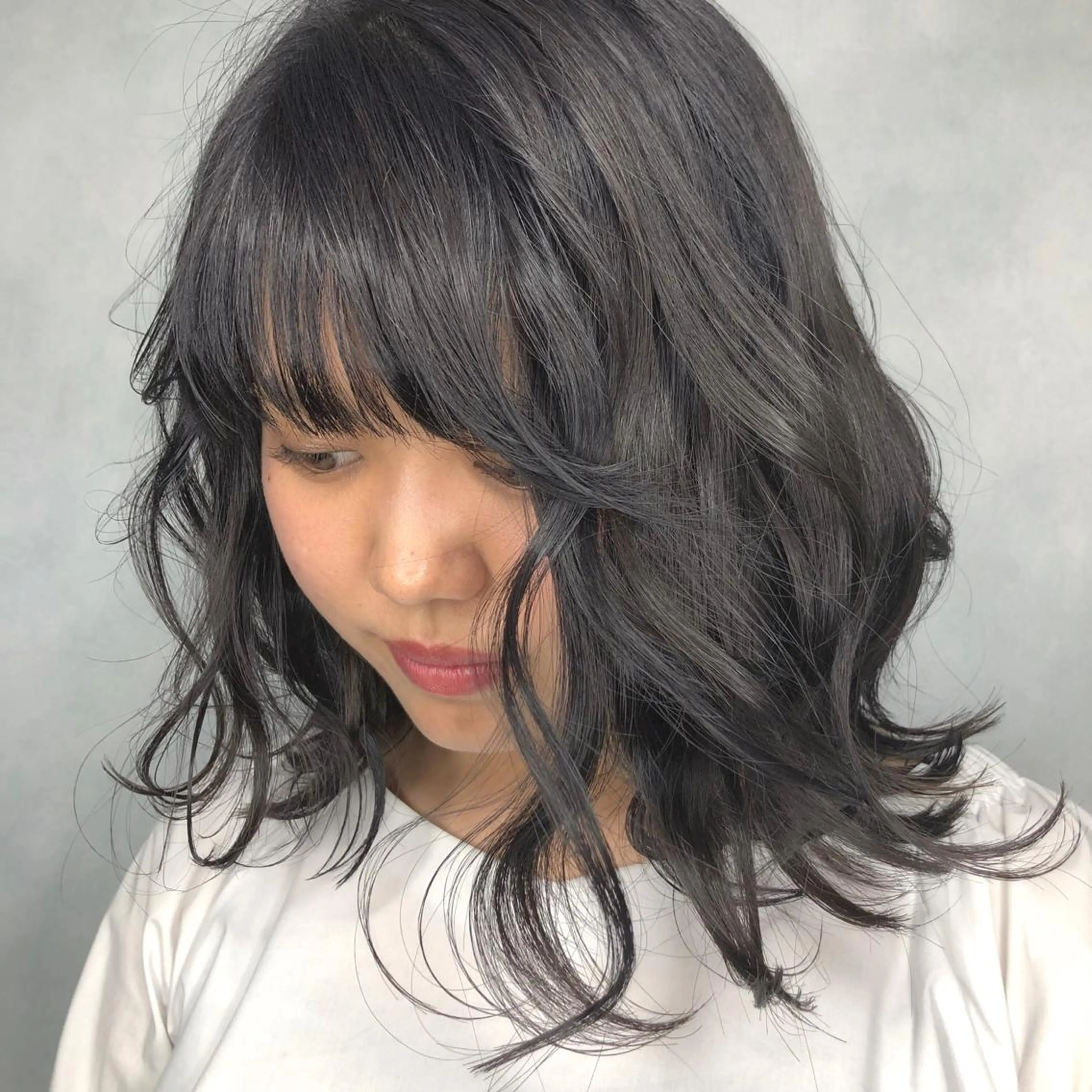 セミロング カラー ORIKA 美容室のヘアスタイル