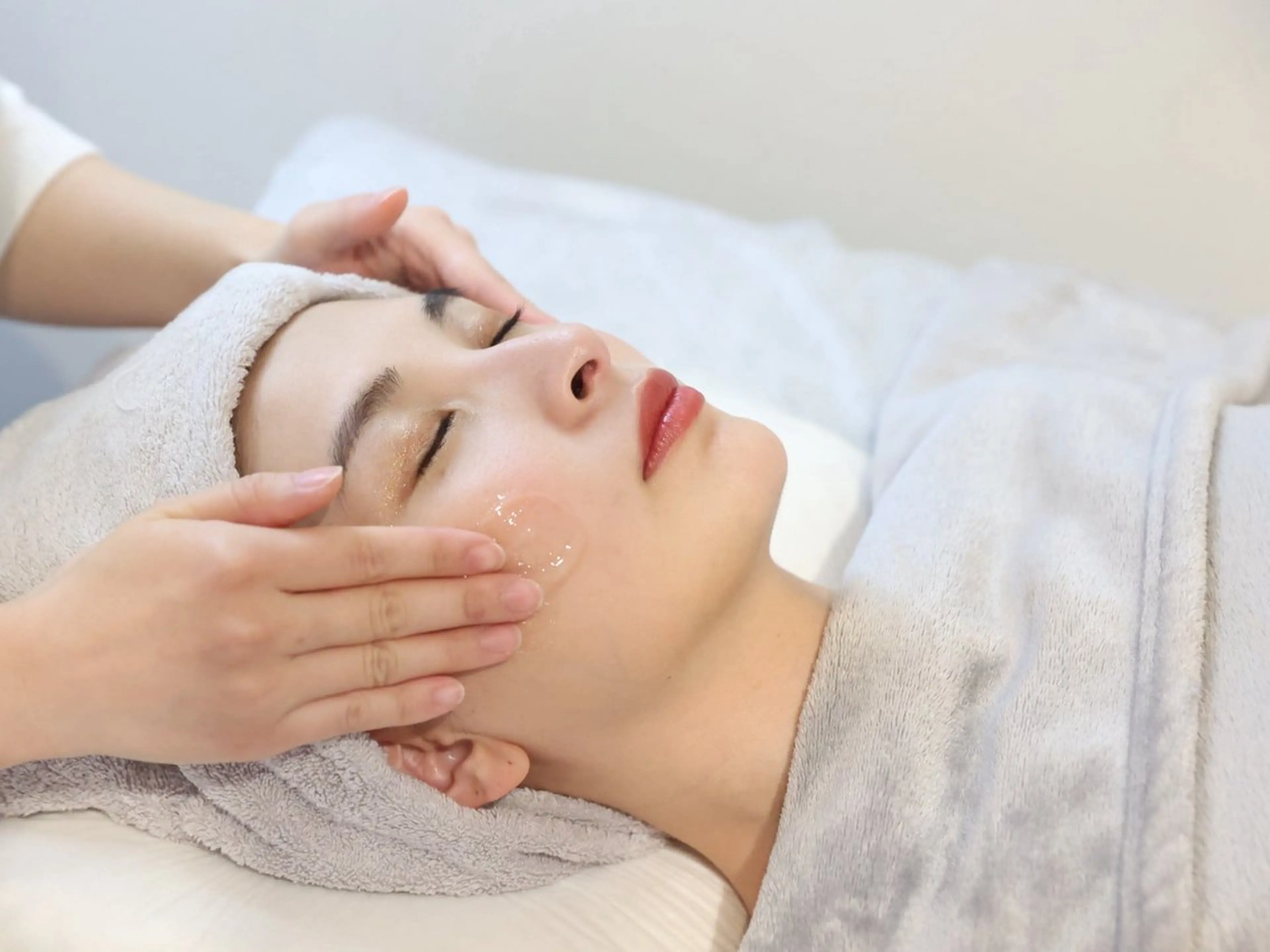 溜めない顔へ。むくみリセット小顔エステ(デコルテ+首+肩)💆♀️30分⭐︎の写真