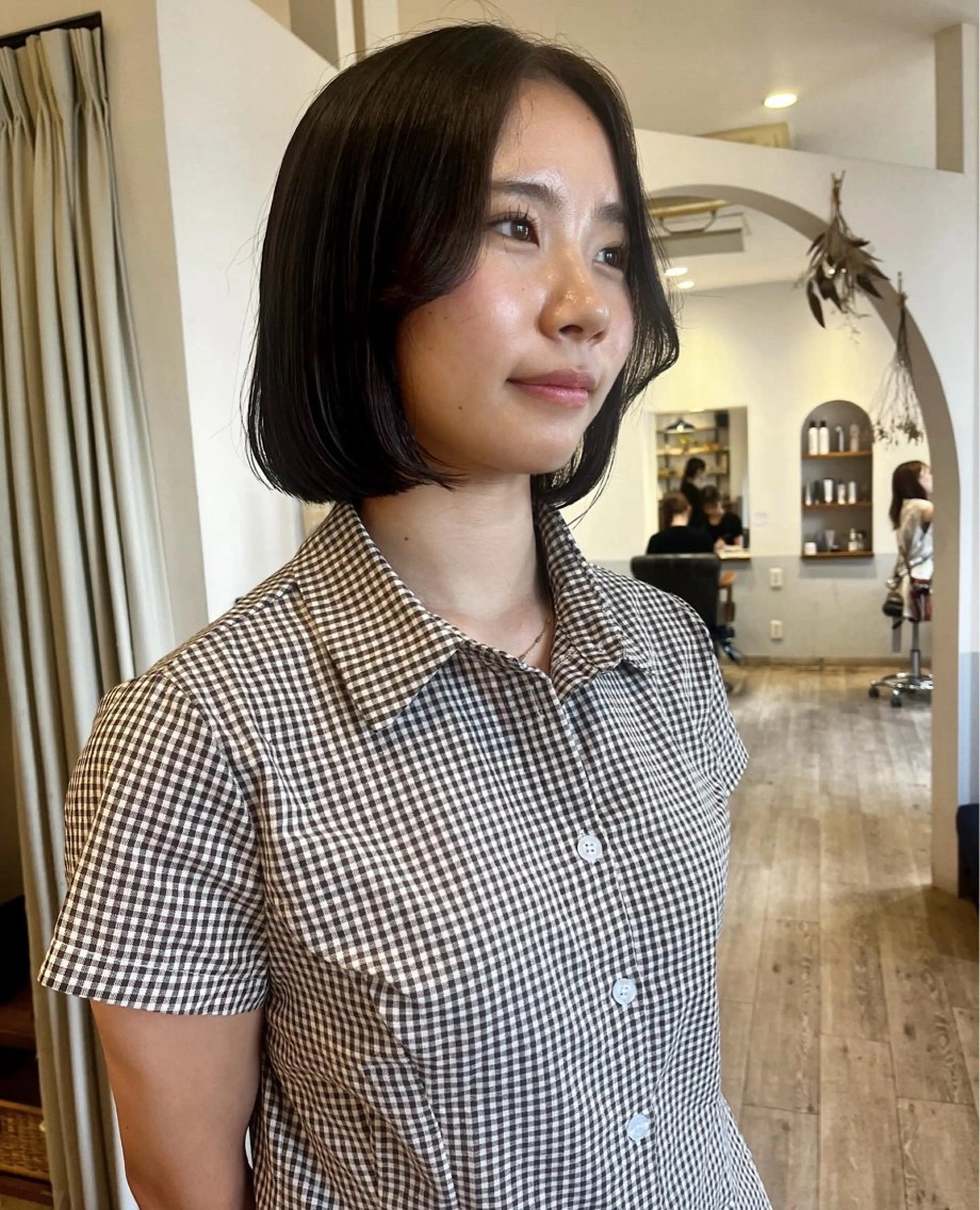 ショート カラー 透明感カラー グレージュ ボブ カット ヘアカラー トリートメント ヘッドスパ 上品な暖色/丸みボブ Chie🪷のヘアスタイル