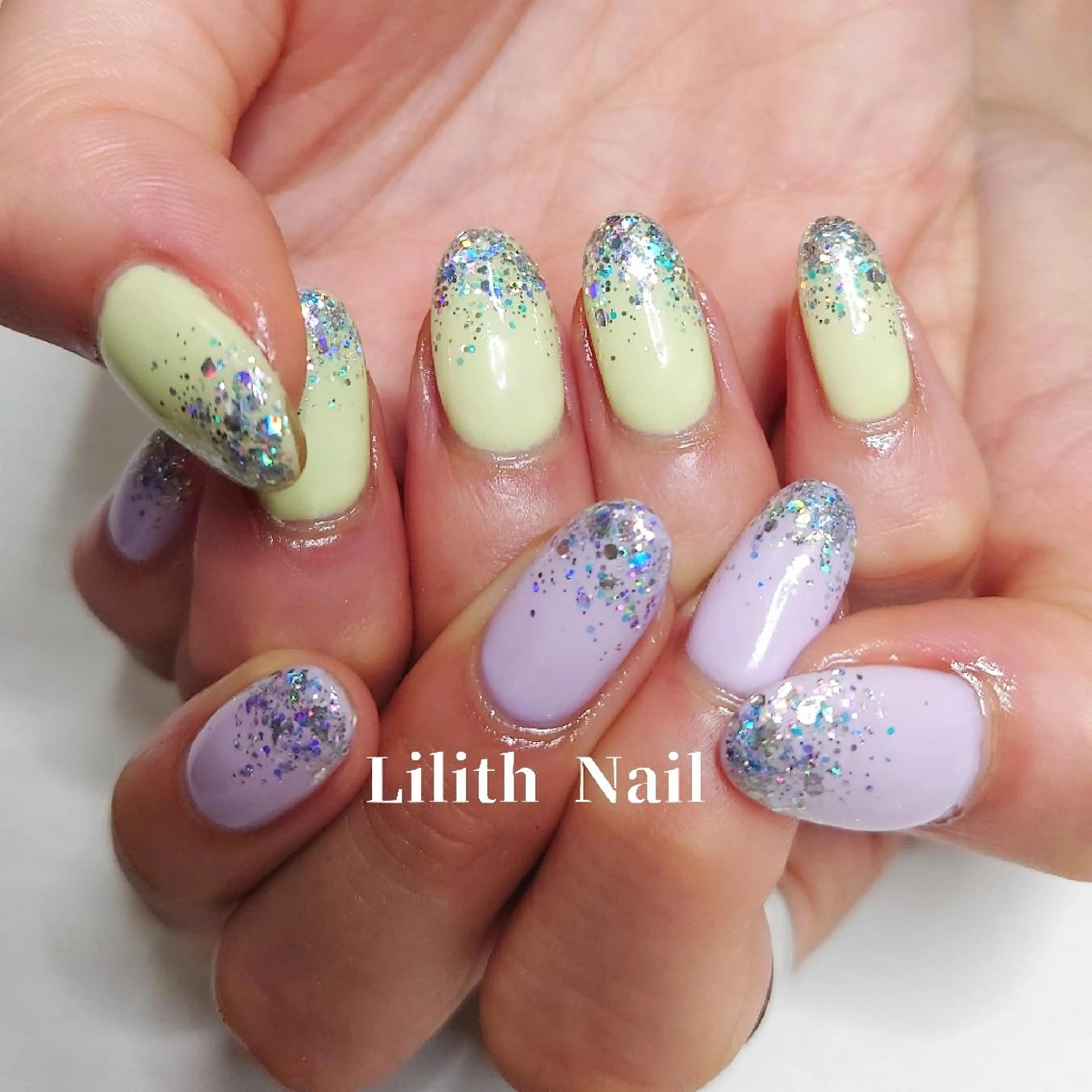 ネイル グラデーション ラメ(グリッター) ラメグラデーション ハンドネイル Lilith Nailのネイルデザイン