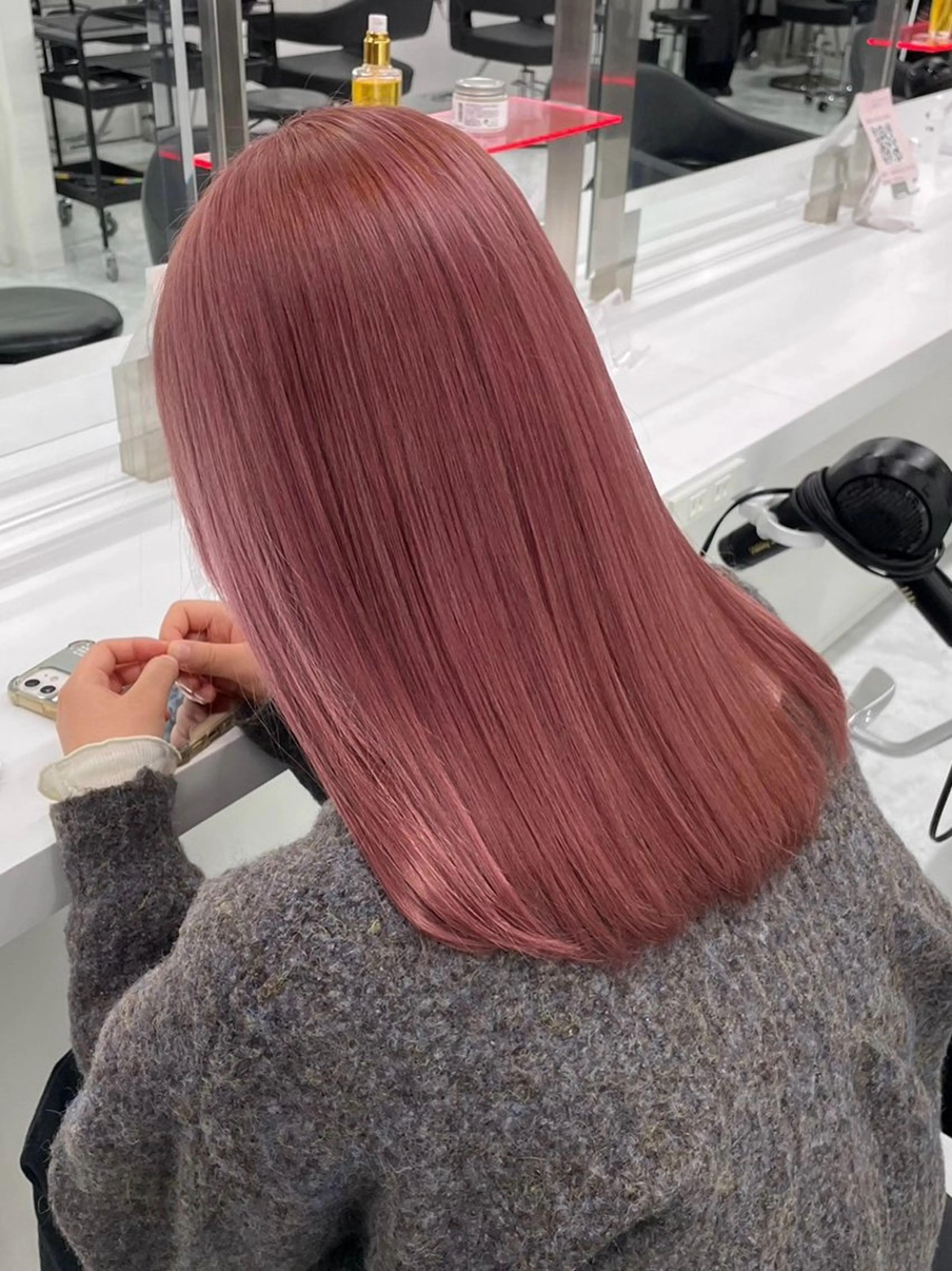 セミロング カラー トレンド暖色ヘア🍒 miu🍒のヘアスタイル