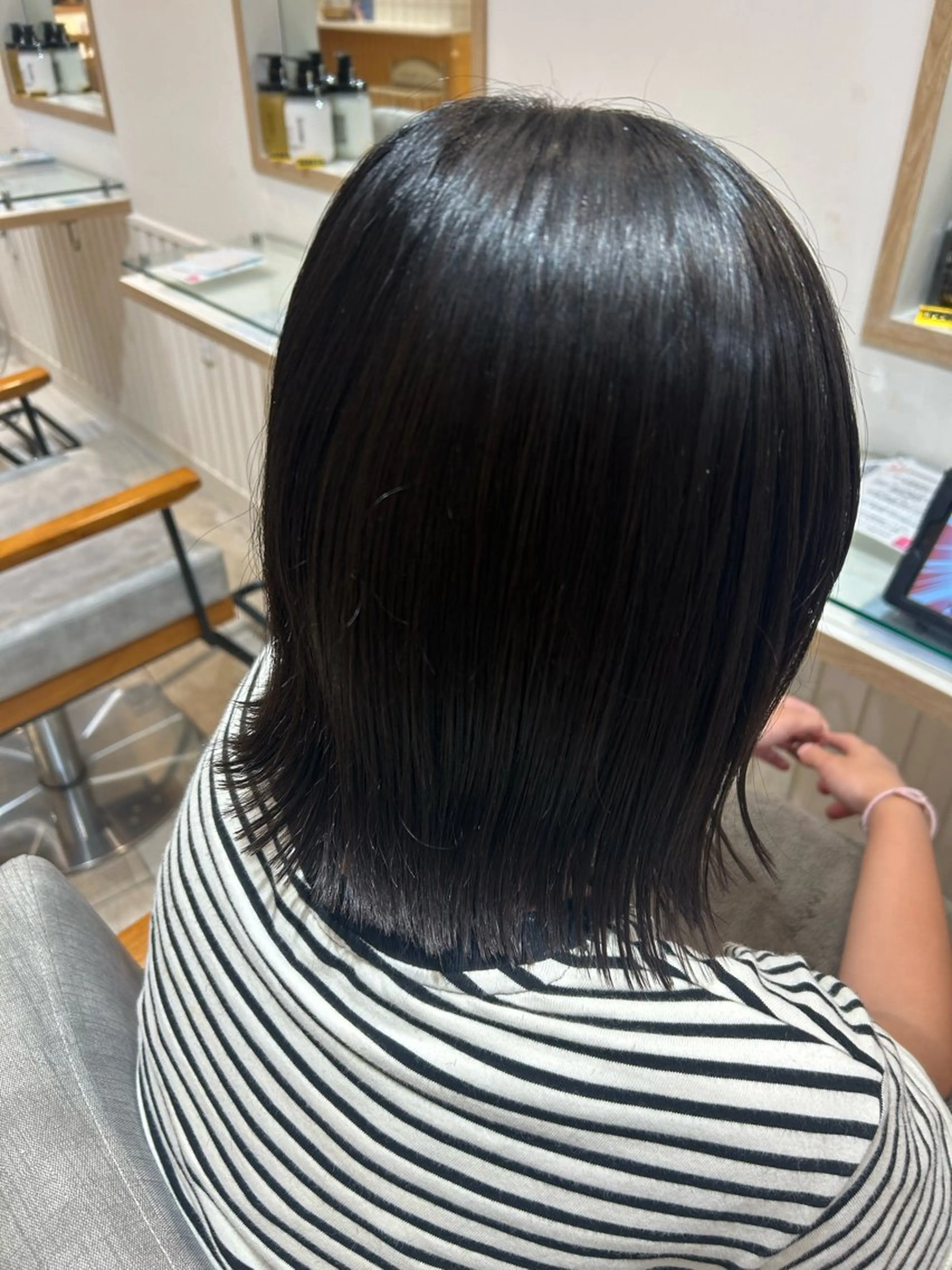 ミディアム 外ハネヘア カット 大川 夏実のヘアスタイル