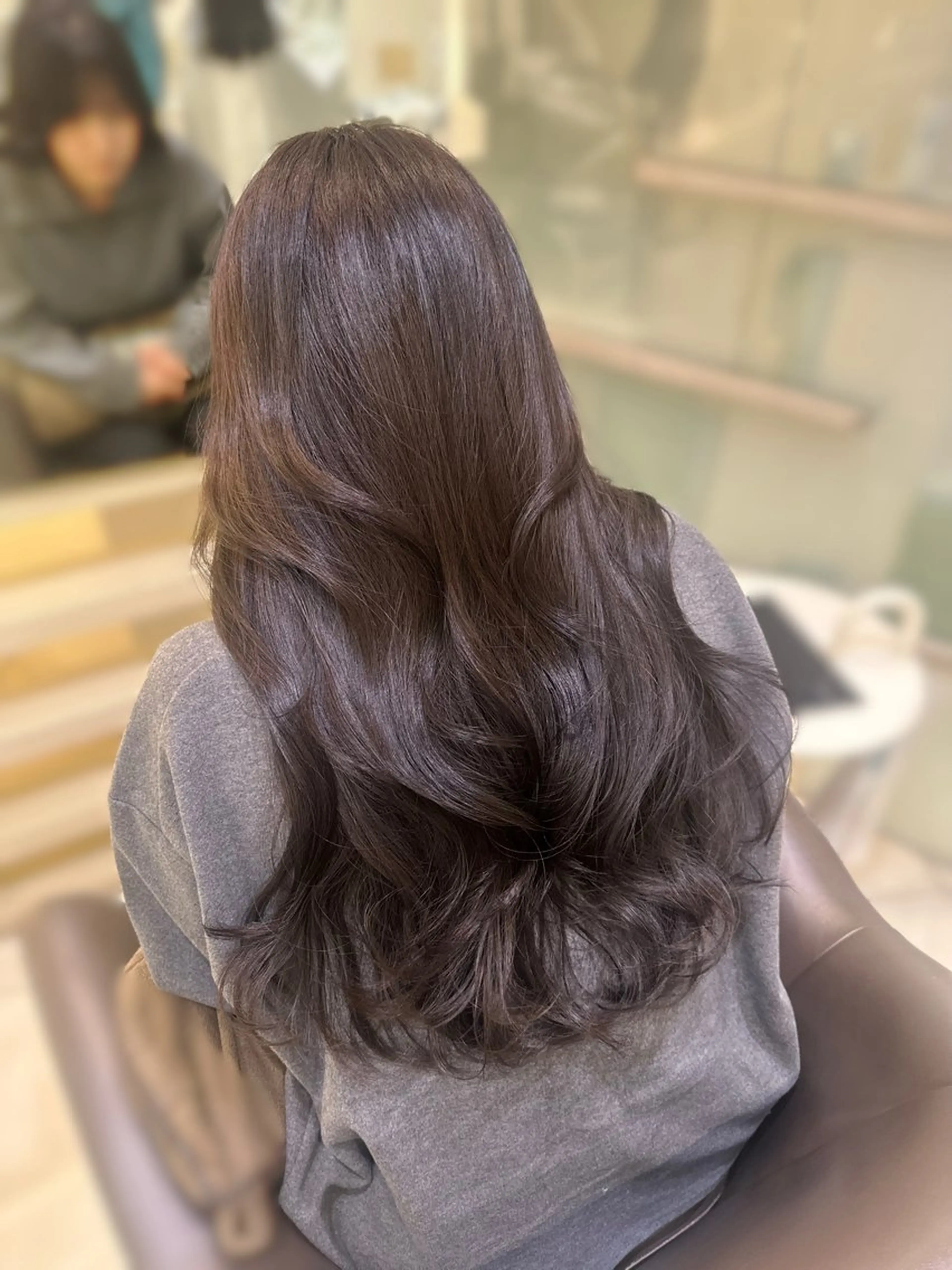 ロング カラー 銀座レイヤーカット ×シースルー前髪のヘアスタイル