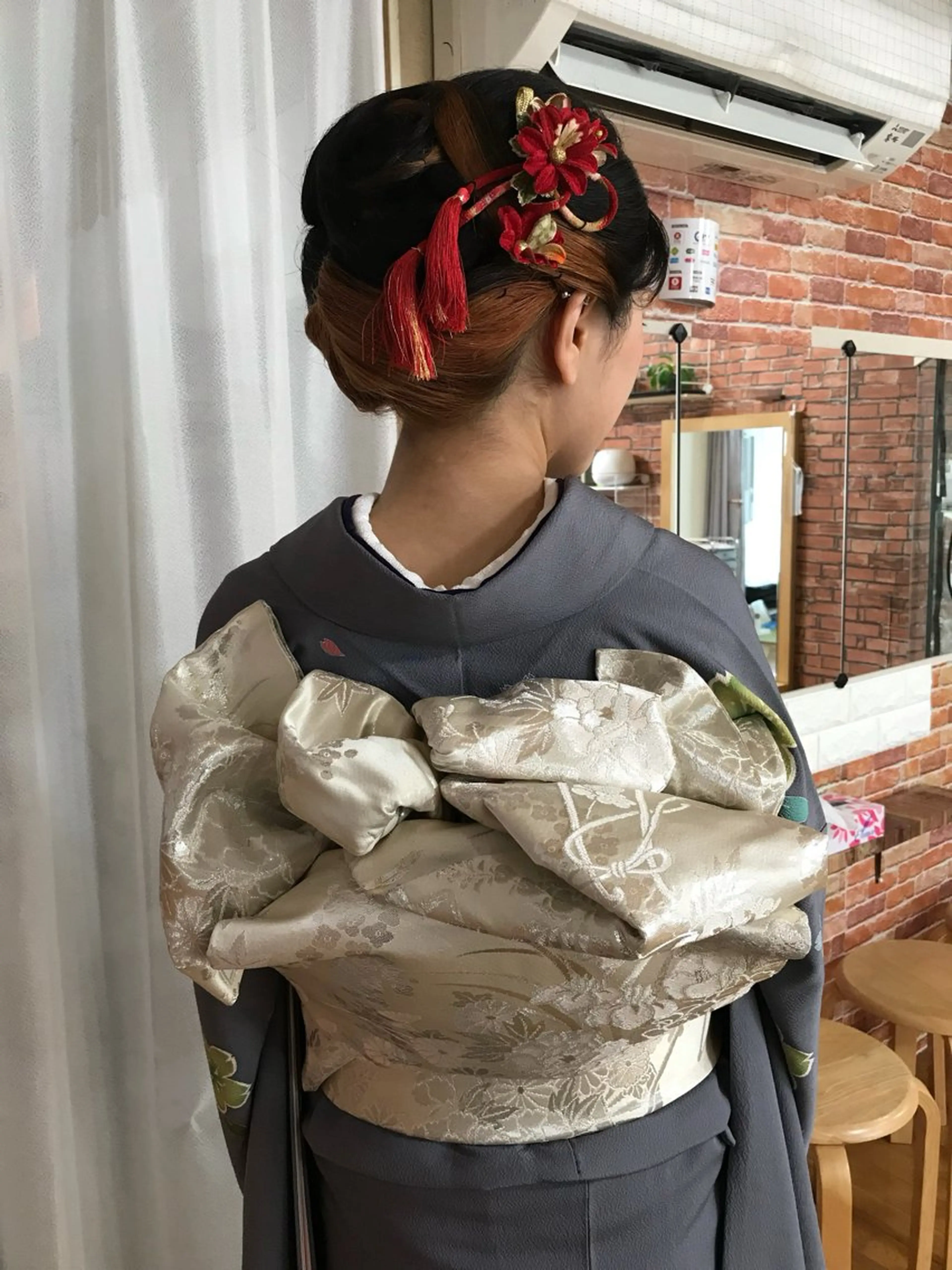 振袖着付けのみ　　※早朝6:00​〜​9:30までの予約の方＋￥2000の写真