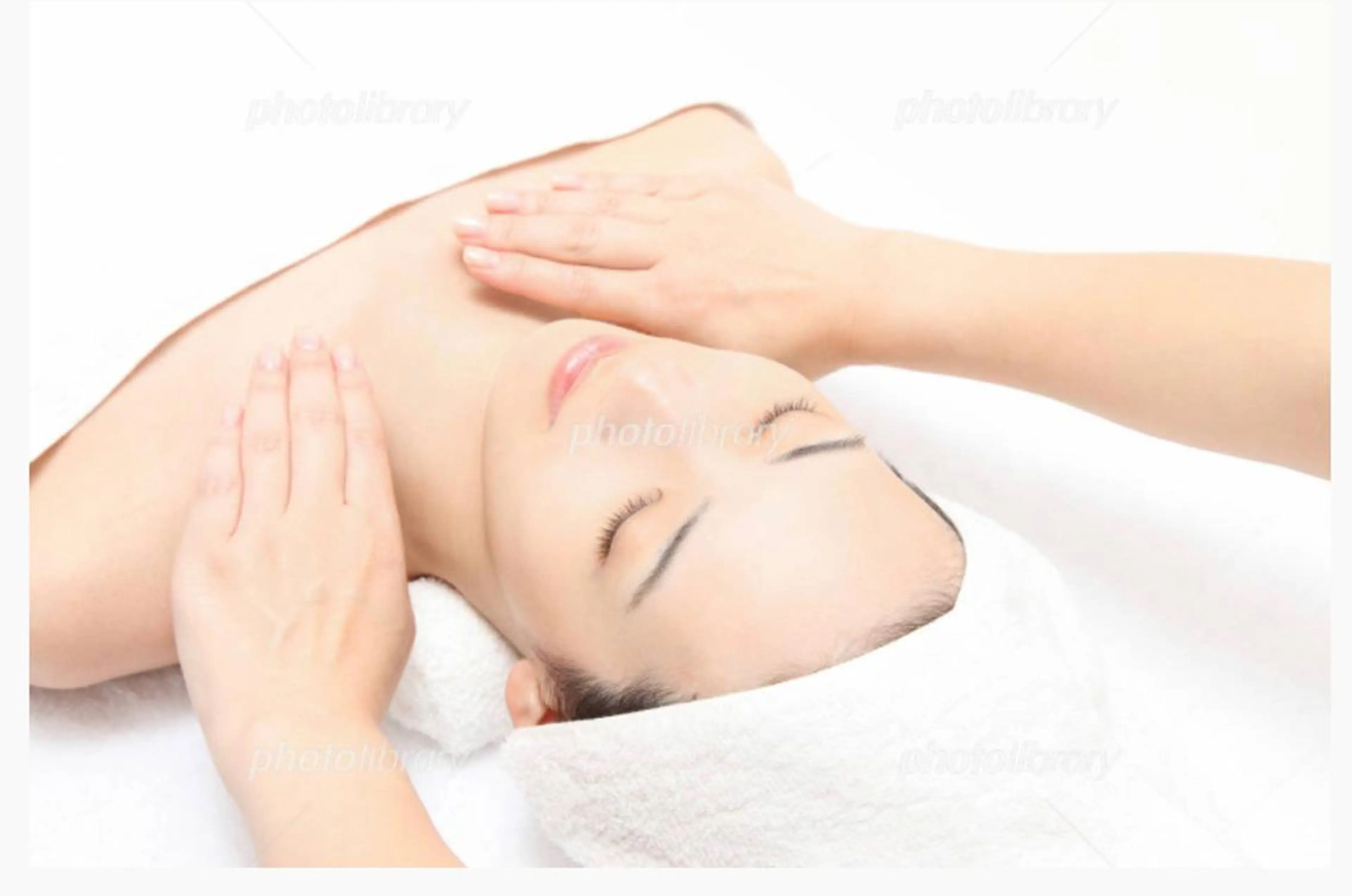 極上デコルテリンパマッサージ(ハンドマッサージ付)の写真
