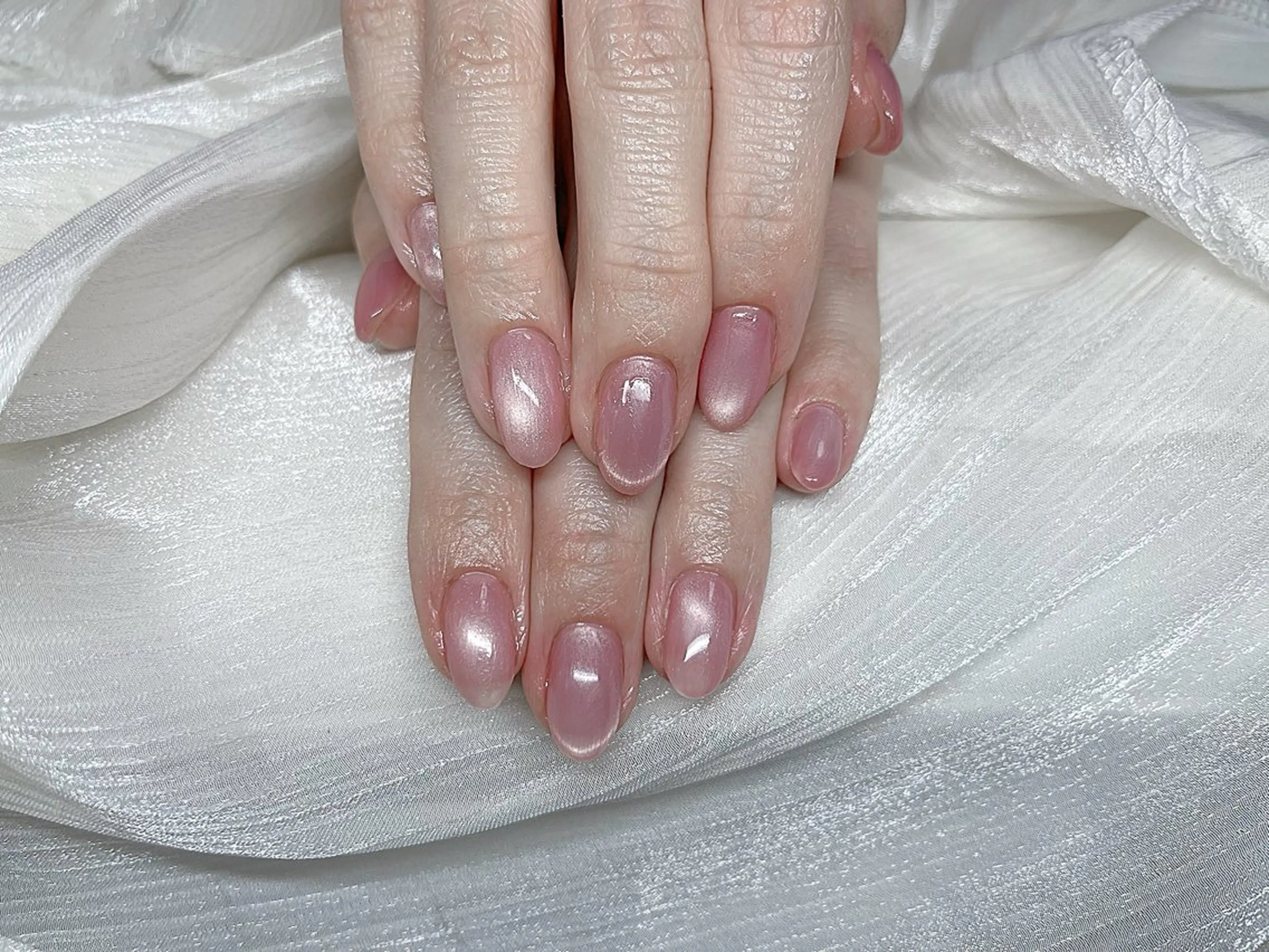 ネイル アートネイル オーロラネイル ガーリー キラキラネイル 韓国ネイル ハンドネイル nail salon  U所属・日向 あゆみのネイルデザイン