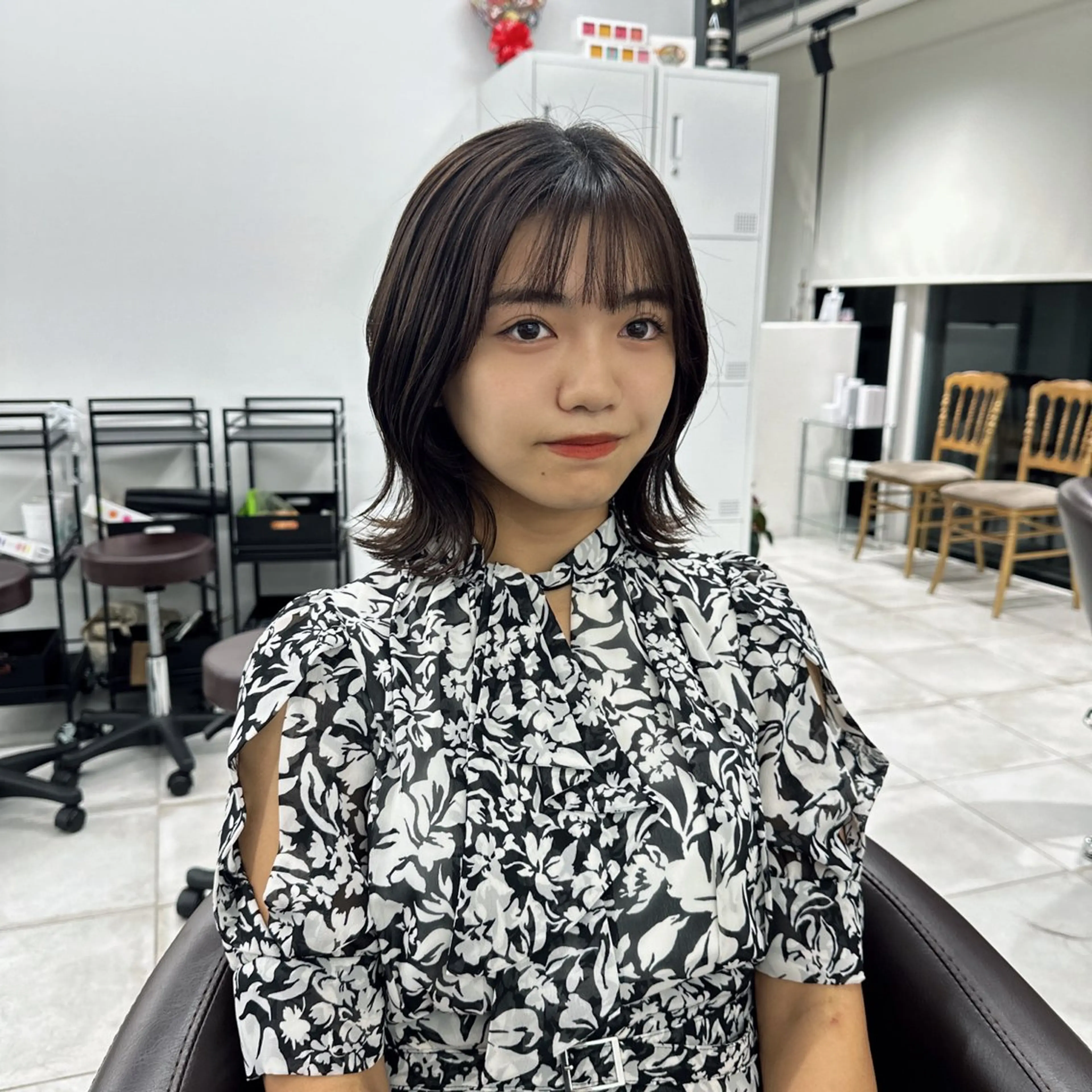 ミディアム カラー カット ヘアカラー トリートメント ブリーチなし/レイヤ ー特化🌈Tommyのヘアスタイル