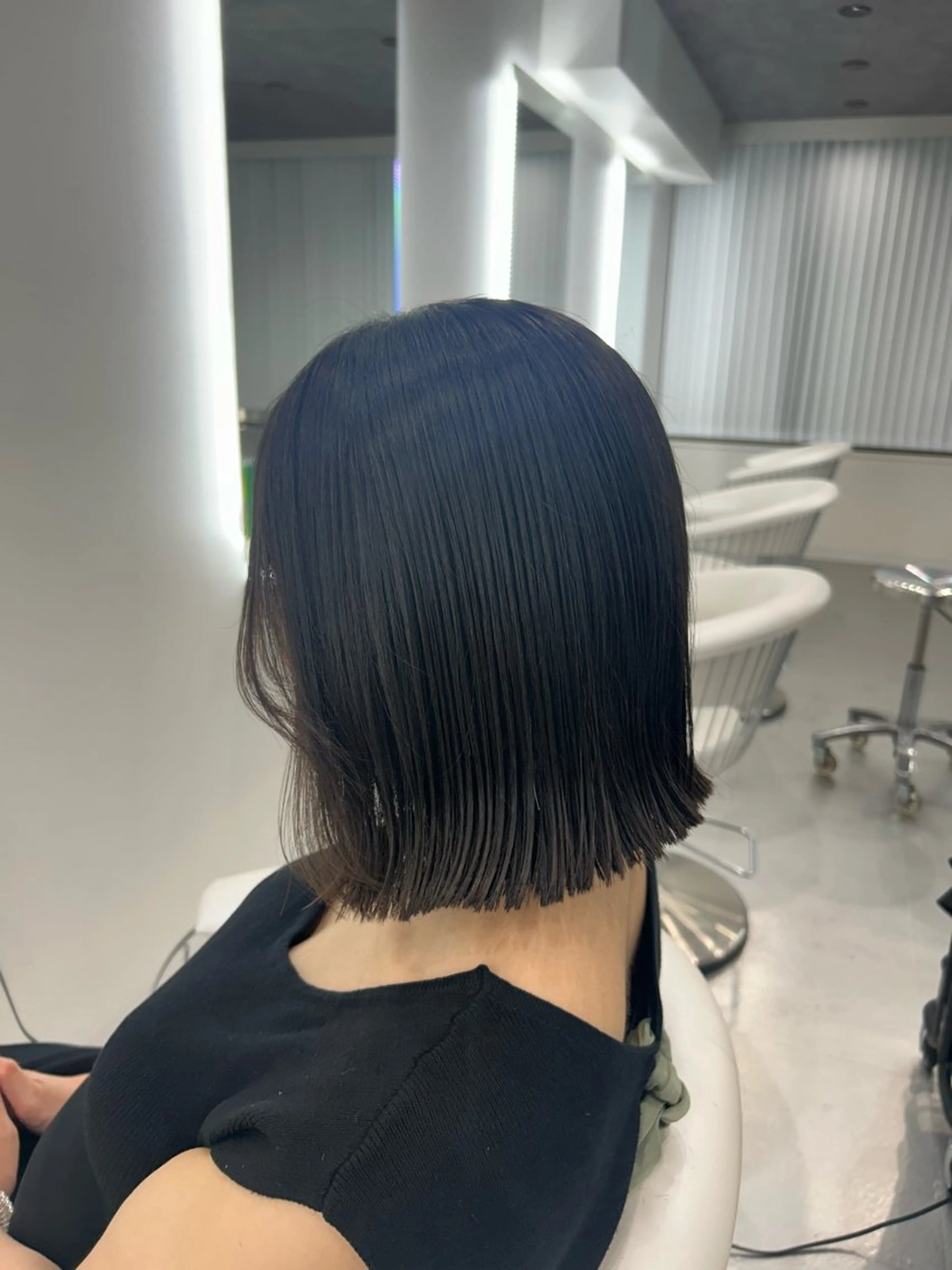 ショート ボブ カット あやめ🪽 オリーブ/ハイトーンのヘアスタイル