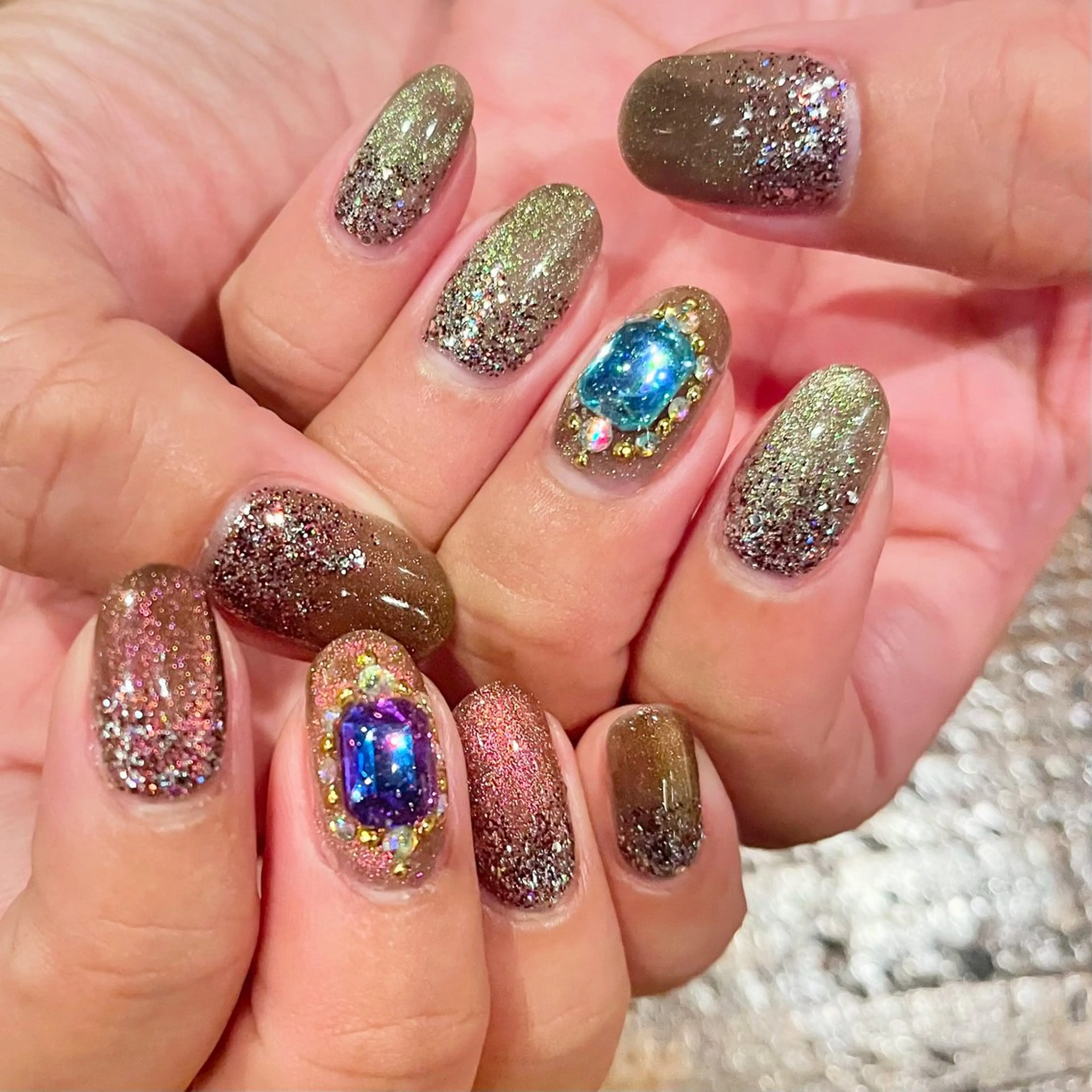 ネイル キラキラネイル ハンドネイル ハンドケア ベテランネイル cnc  nailのネイルデザイン