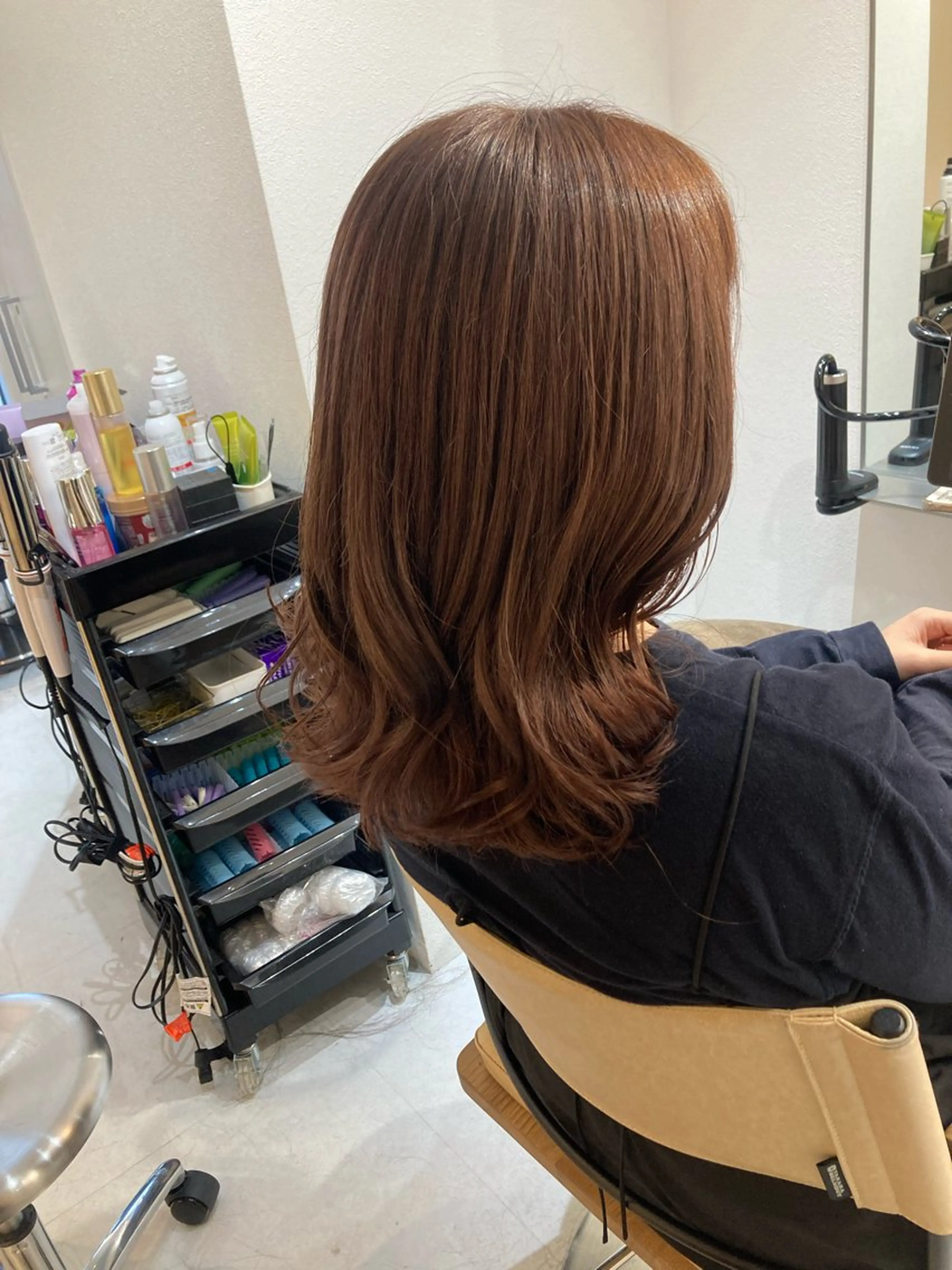 ミディアム ✨色持ちの良い艶 カラー✨蟹江真世のヘアスタイル