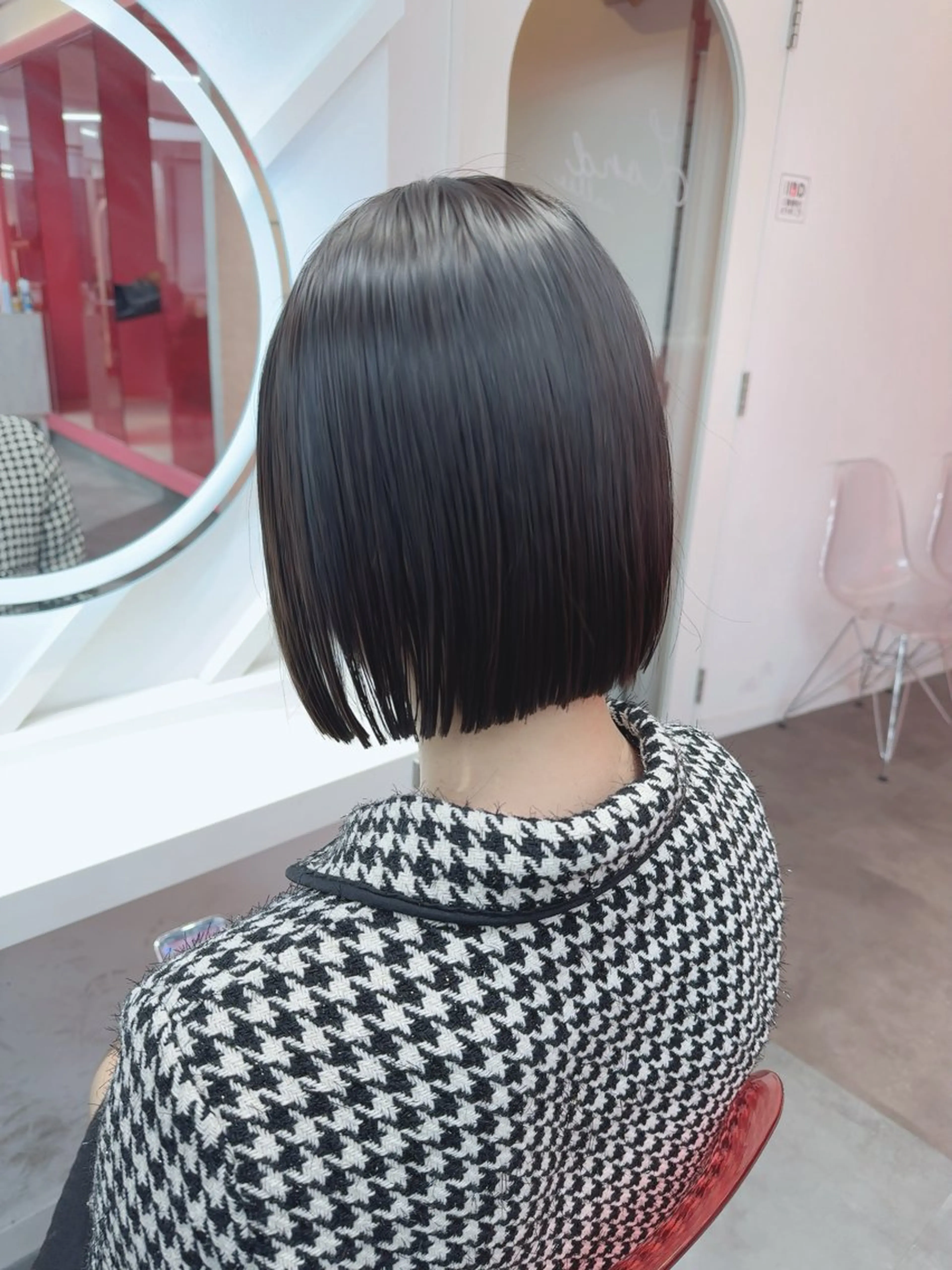 ショート カラー カット ヘアカラー トリートメント 莉乃/縮毛矯正/髪質 改善/艶カラーのヘアスタイル