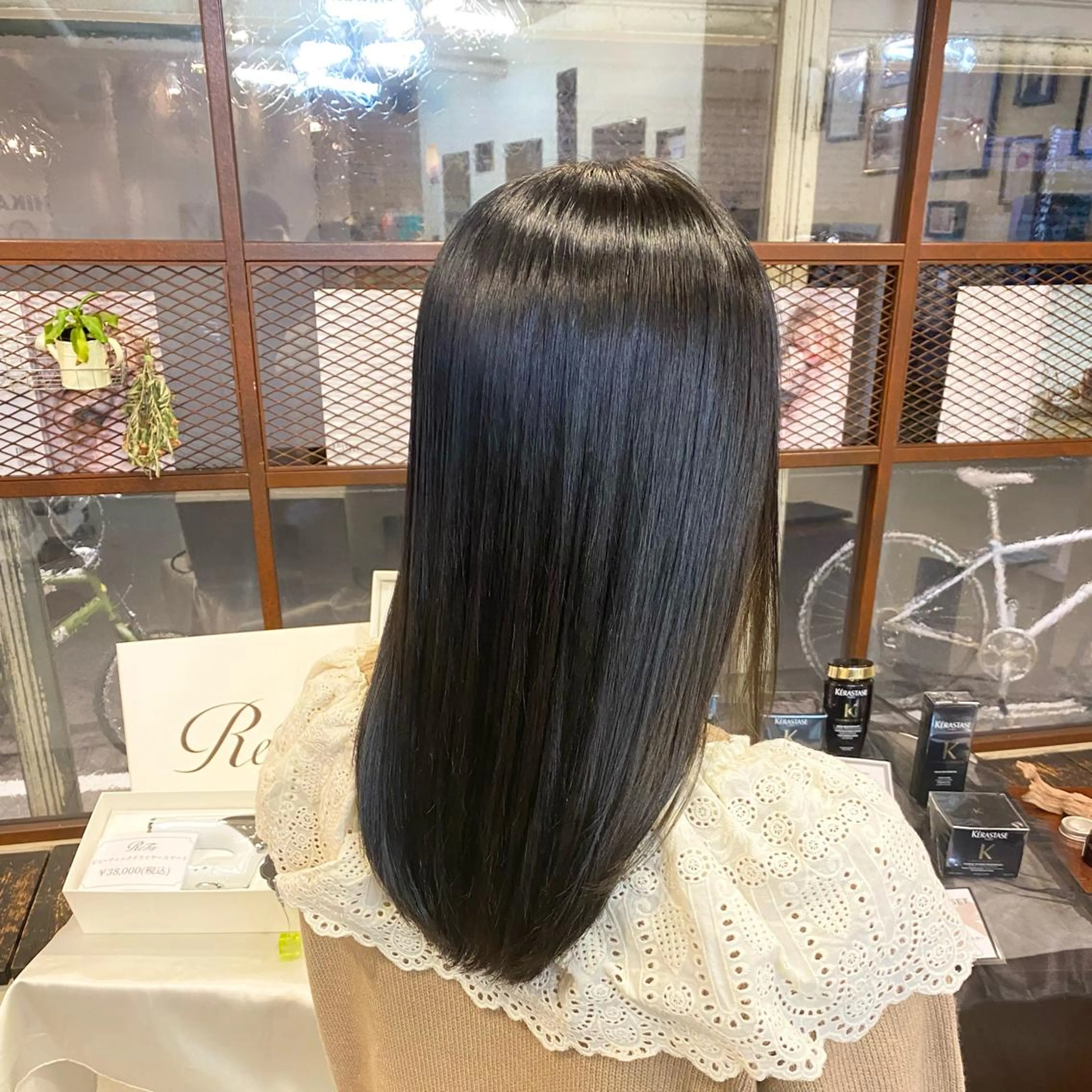 ロング カラー グレージュ オリーブグレージュ オリーブグレー トリートメント ウチダ ユウヤのヘアスタイル