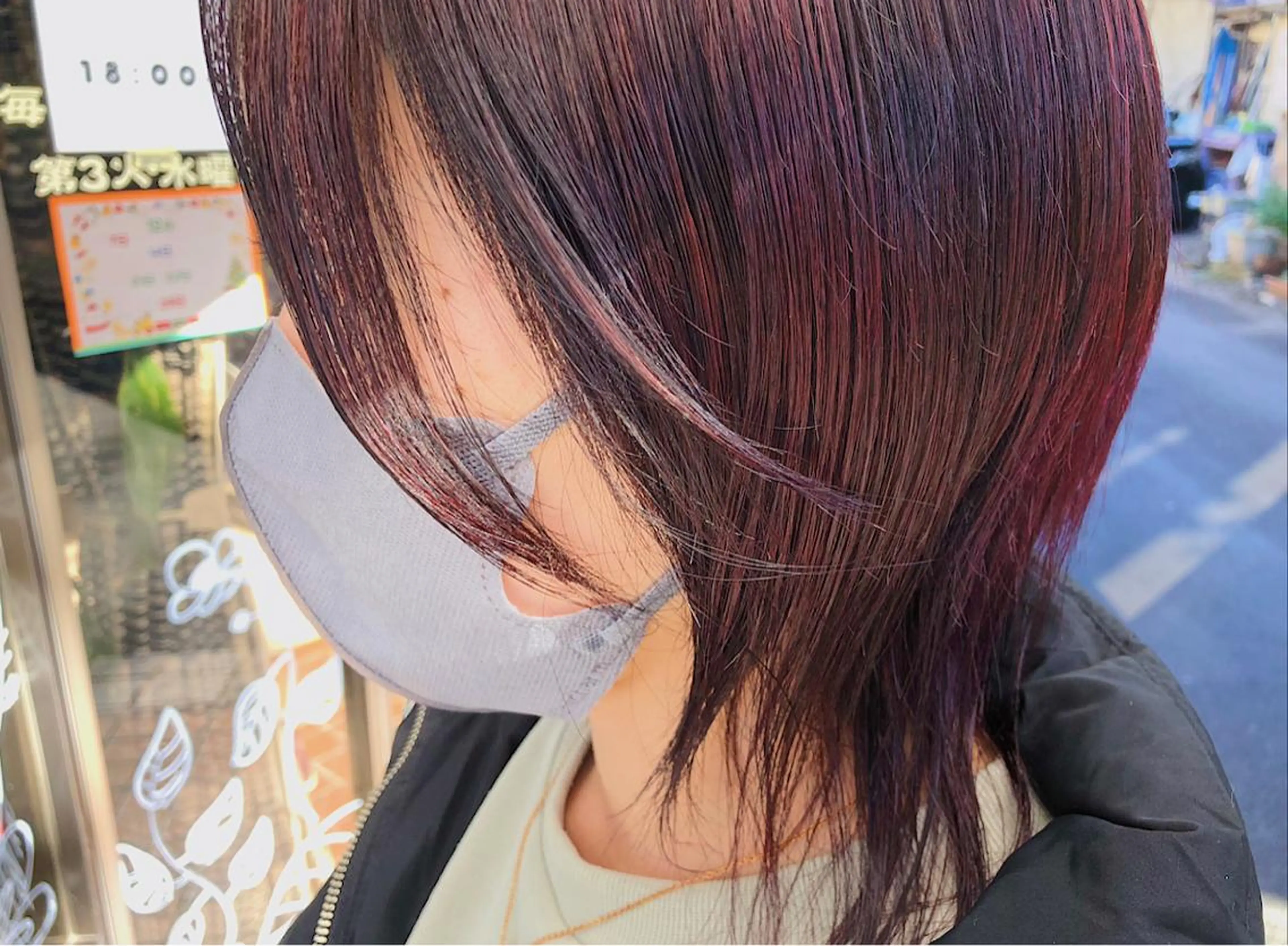 ミディアム カラー 岸田 梓武生のヘアスタイル