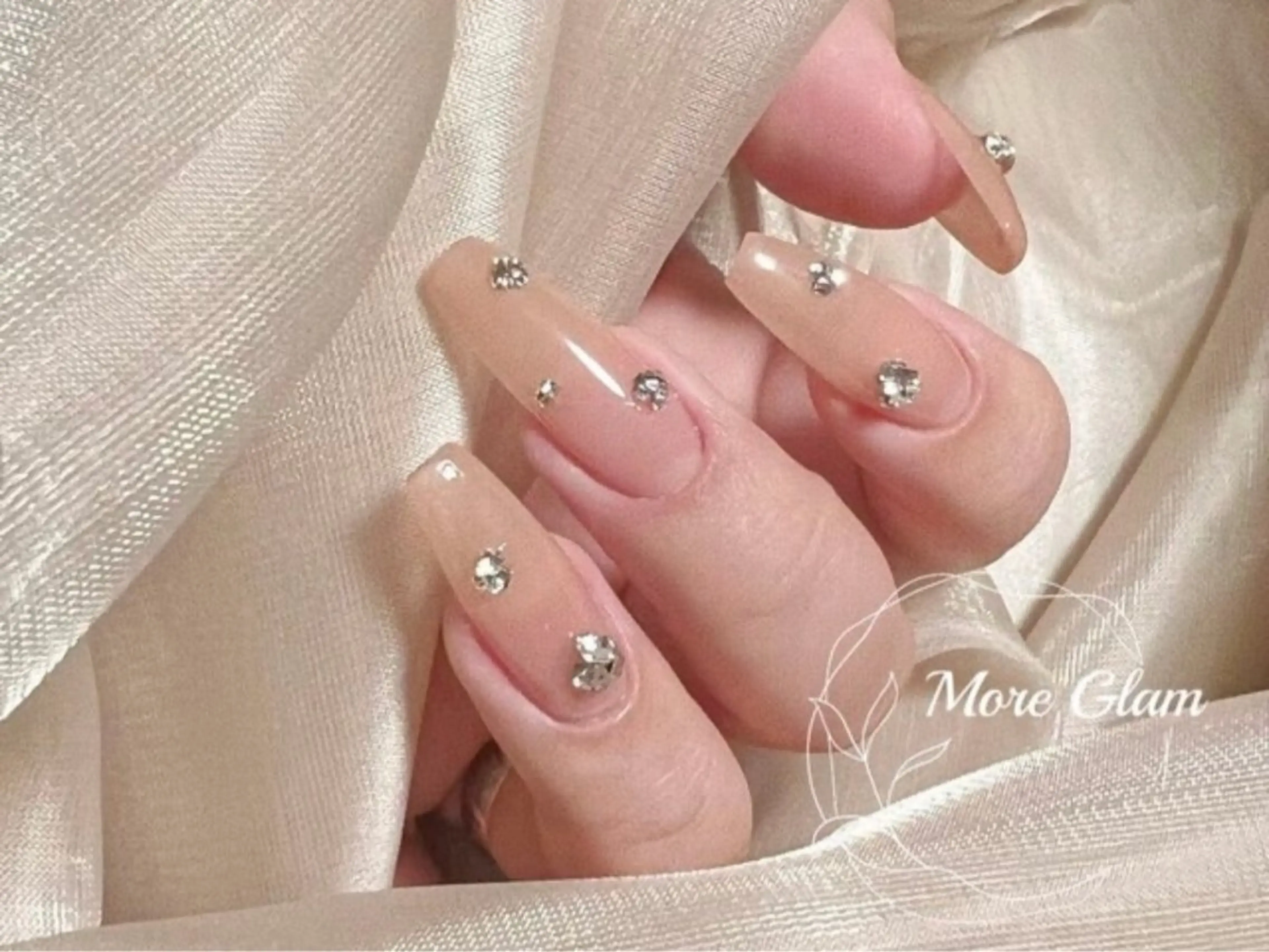 ネイル ハンドネイル MoreGlam 新宿東口店のネイルデザイン