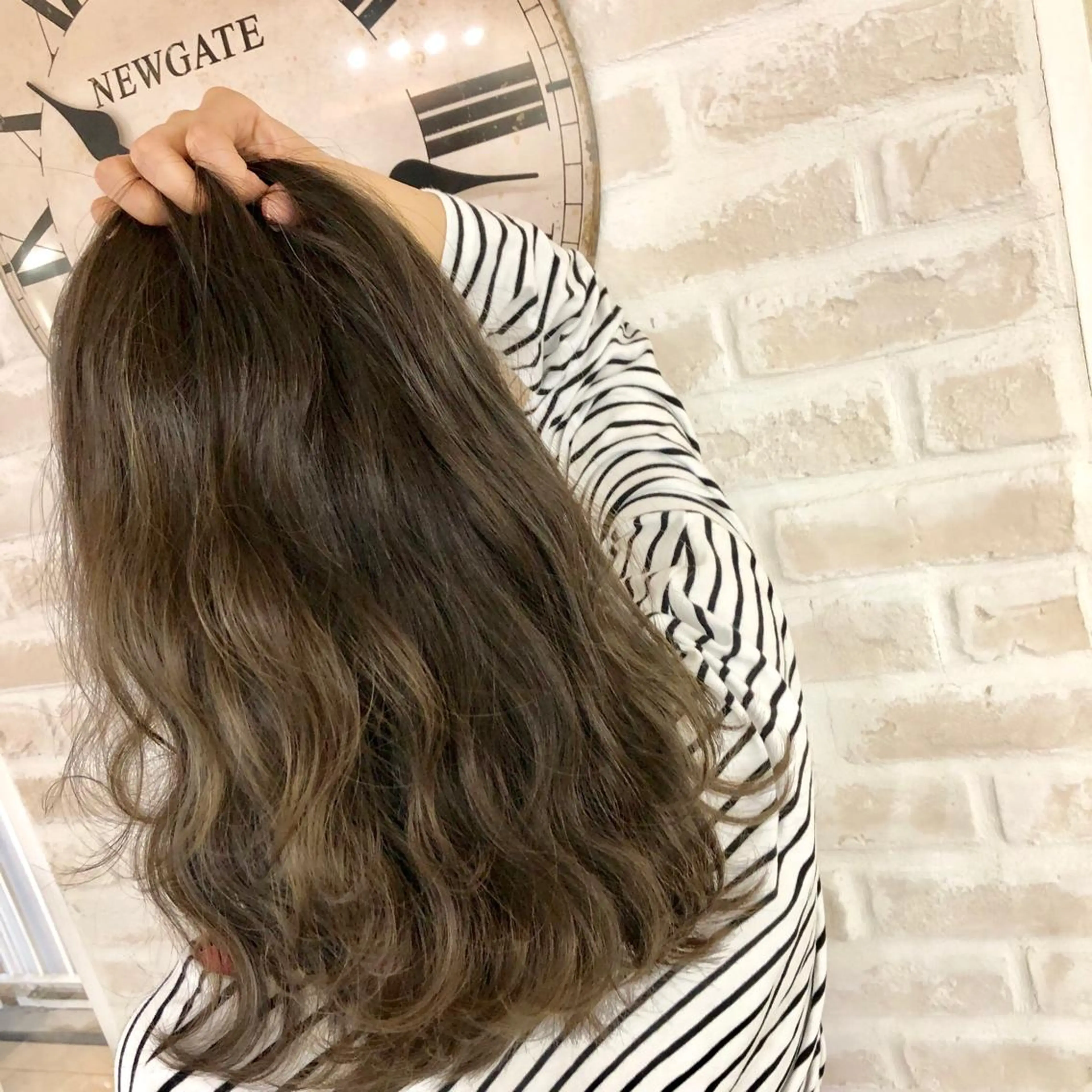 セミロング カラー ブルーカラー ブルージュ 透明感カラー ヘアカラー トリートメント ヘアセット Aujua ソムリエ 勝又舞夏のヘアスタイル