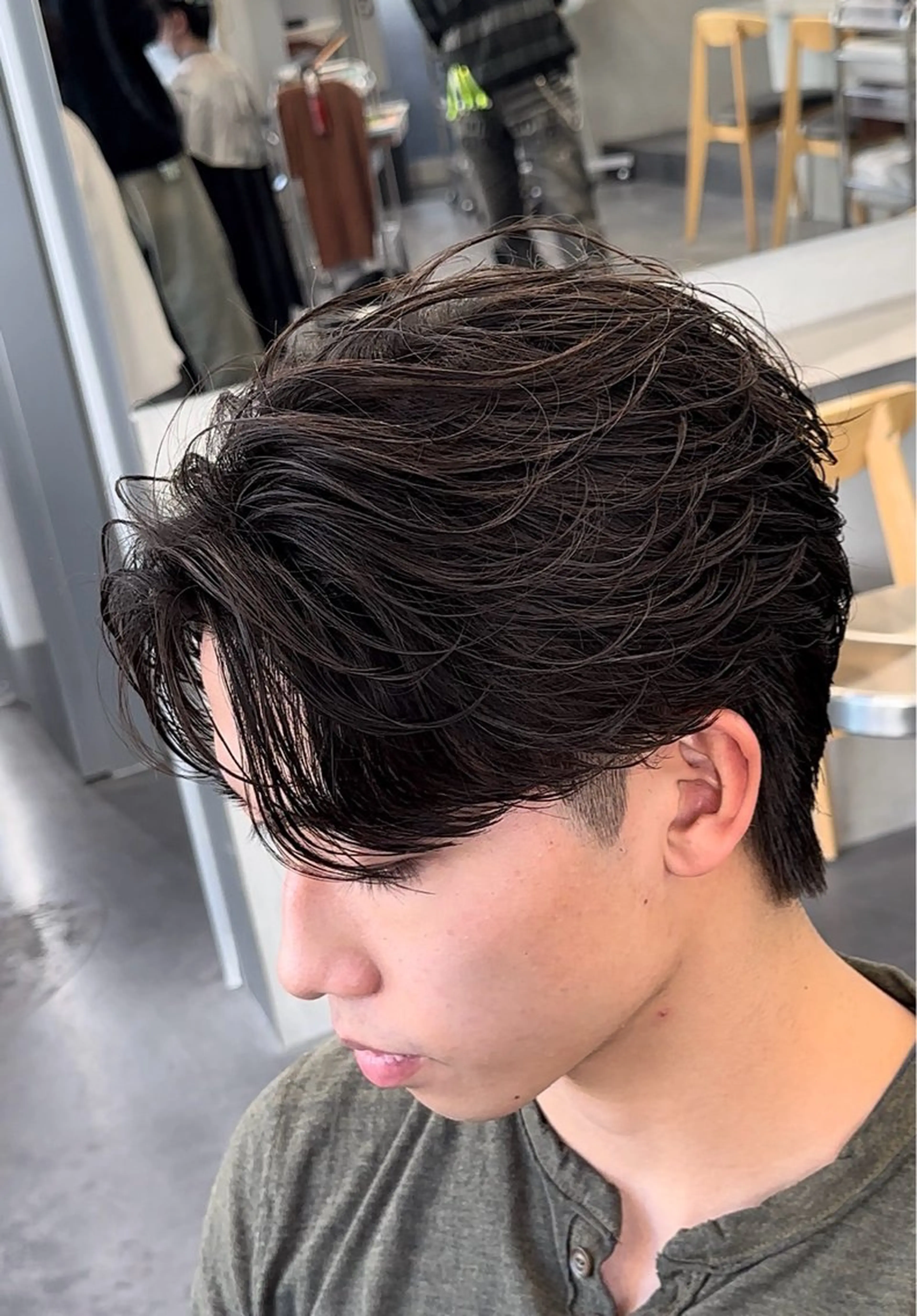 パーマ メンズ フェザーパーマ メンズパーマ カット パーマ 松田 優斗のヘアスタイル