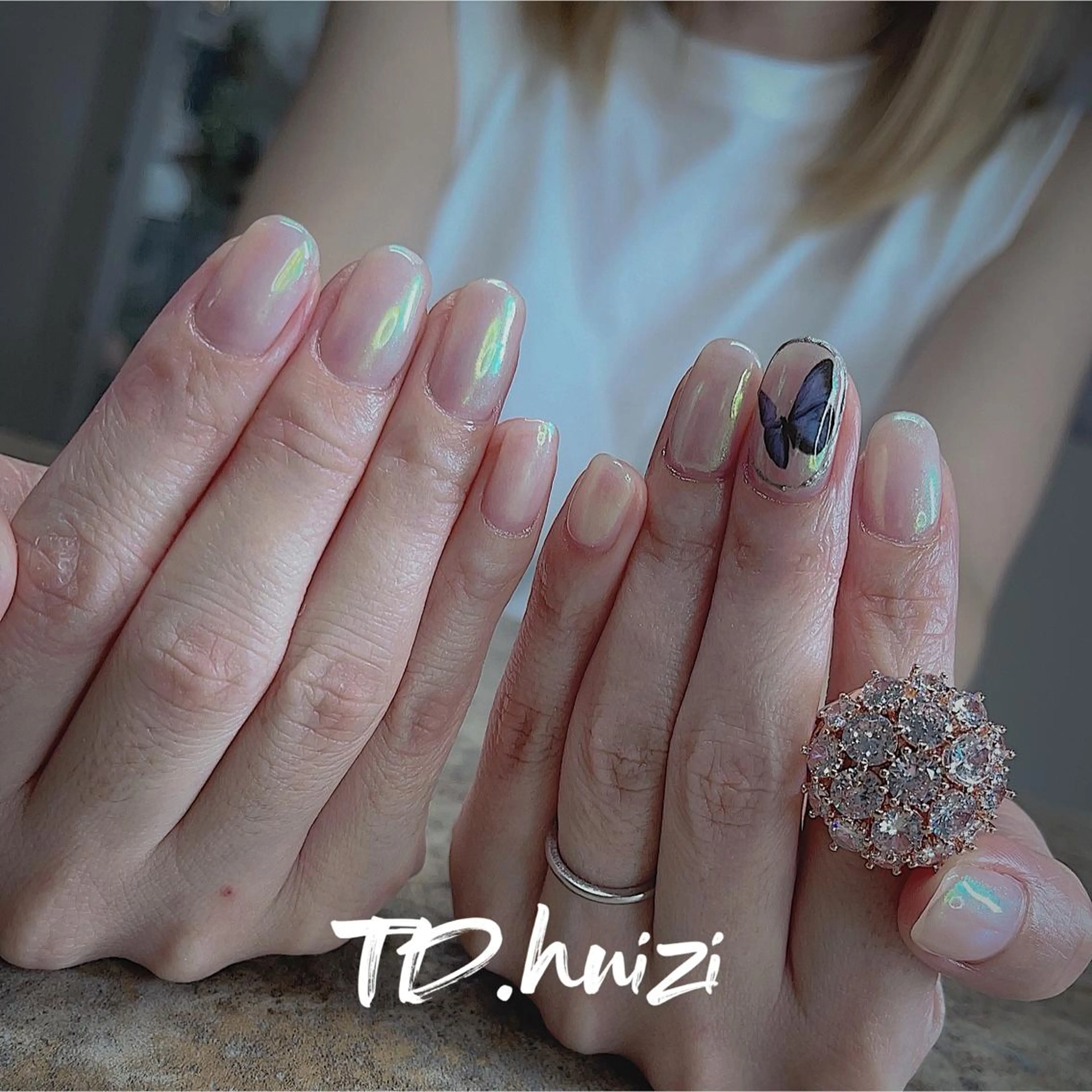 ミディアム めぐみのネイルサロン スタッフ練習のネイルデザイン