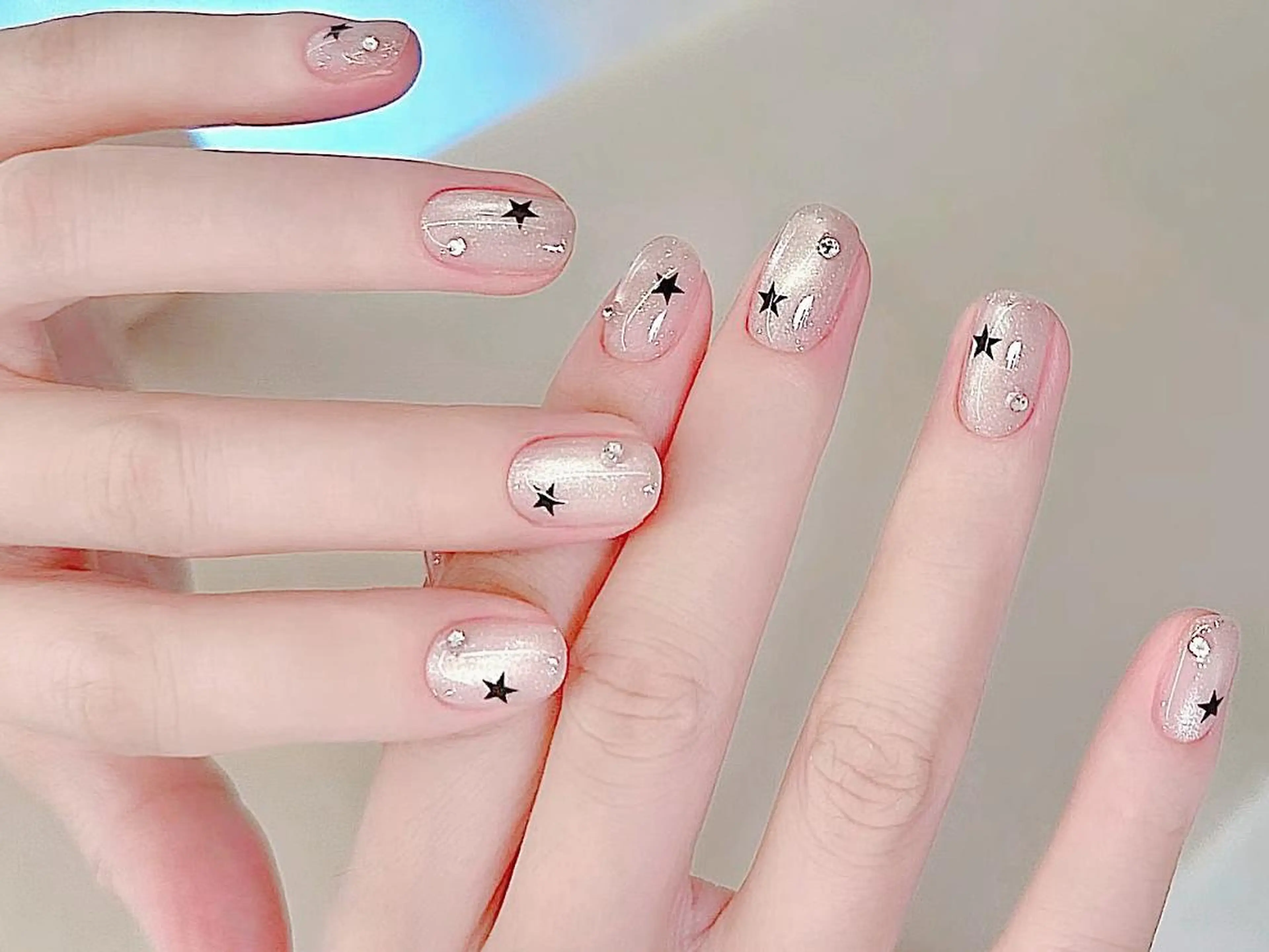 ネイル アートネイル フラッシュネイル フットネイル ジェルネイル グラデーション Hanaai Salon新大久保店のネイルデザイン