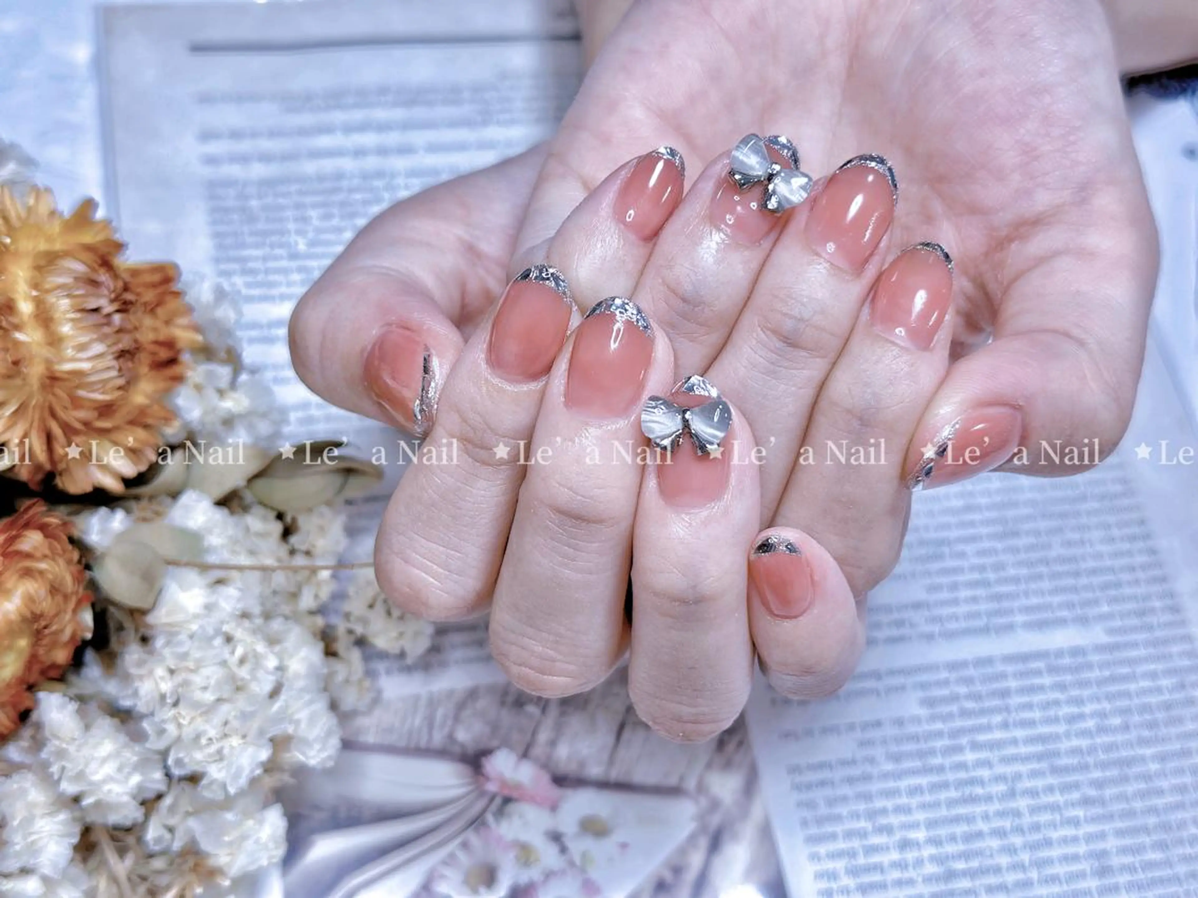 ミディアム カラー ネイル Le’a NailSalonのネイルデザイン