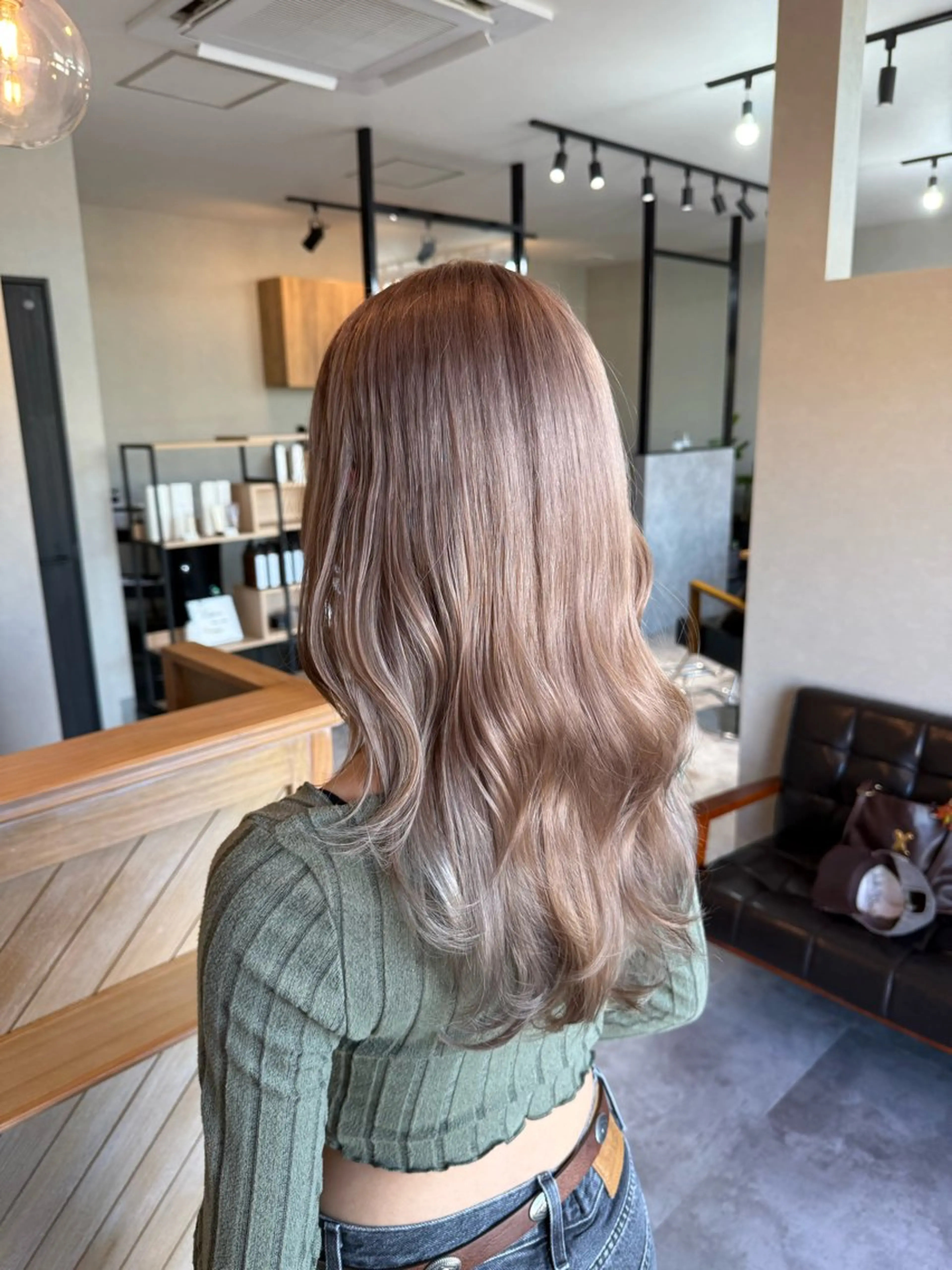 セミロング ヘアカラー HIYORI / luanaのヘアスタイル