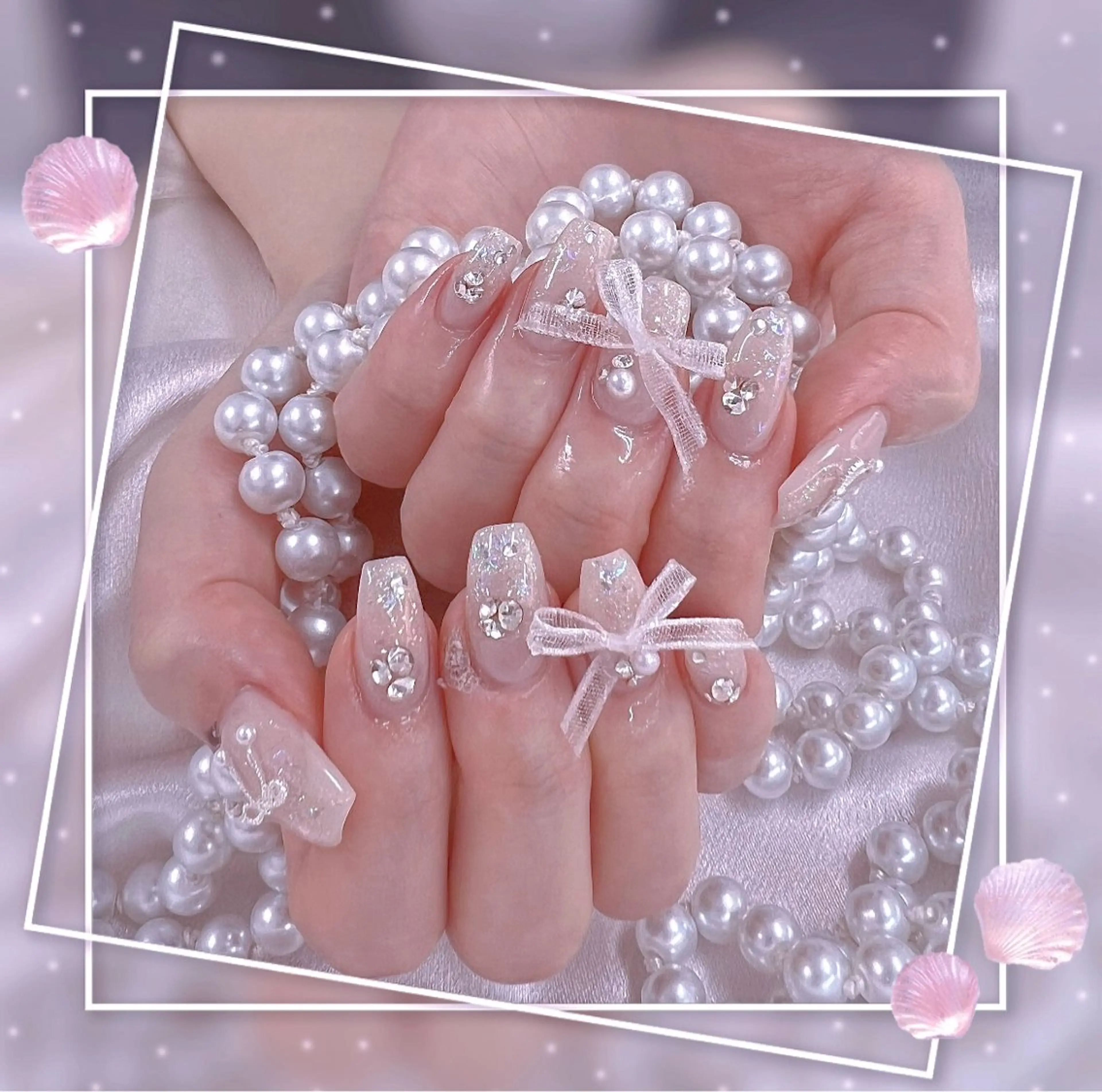 ネイル フレンチネイル グラデーション キラキラネイル 韓国ネイル マグネットネイル ハンドネイル ハンドケア Chill Nailsalonのネイルデザイン