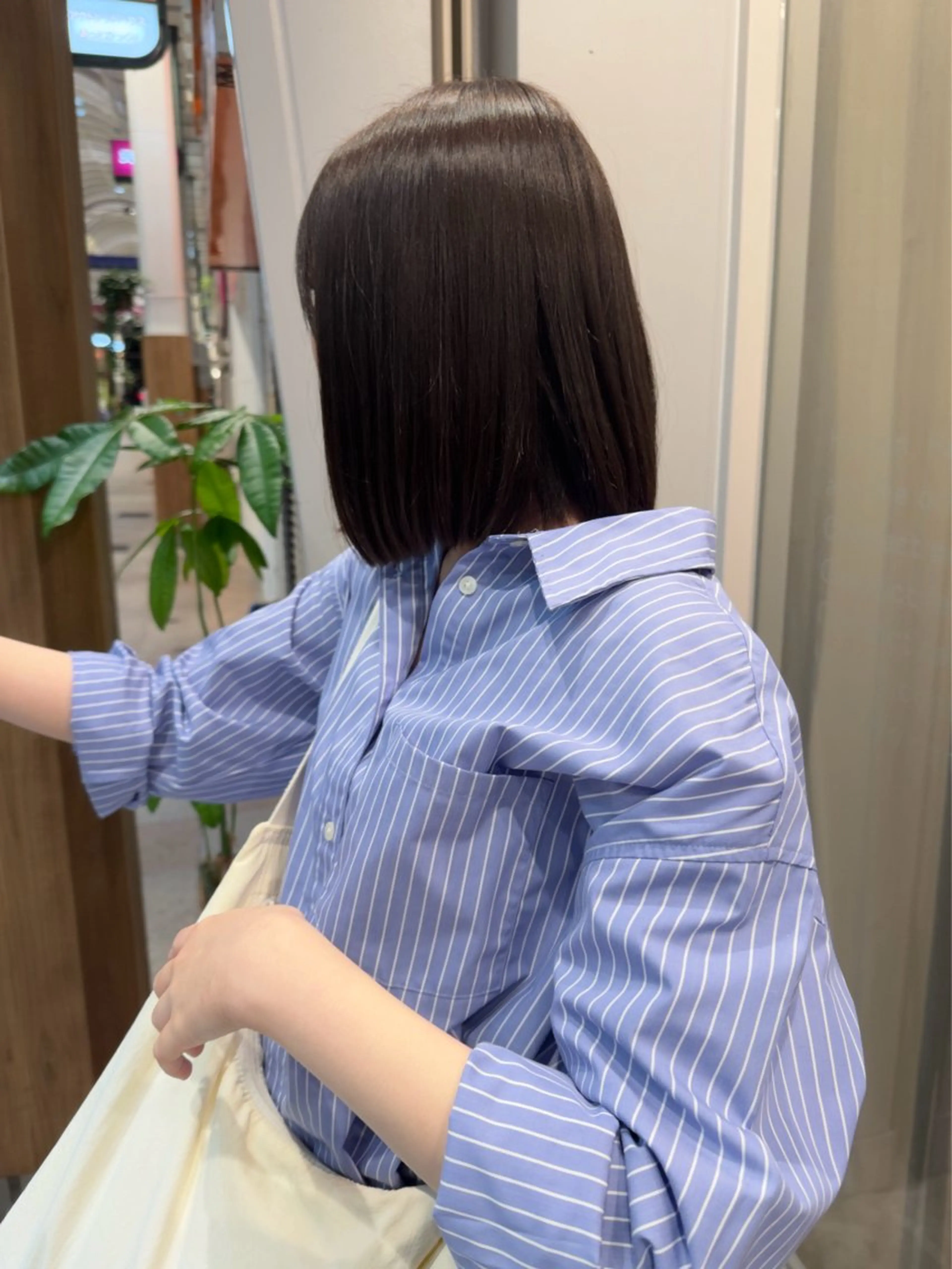 ミディアム カラー shiro.kobe 森彩華のヘアスタイル