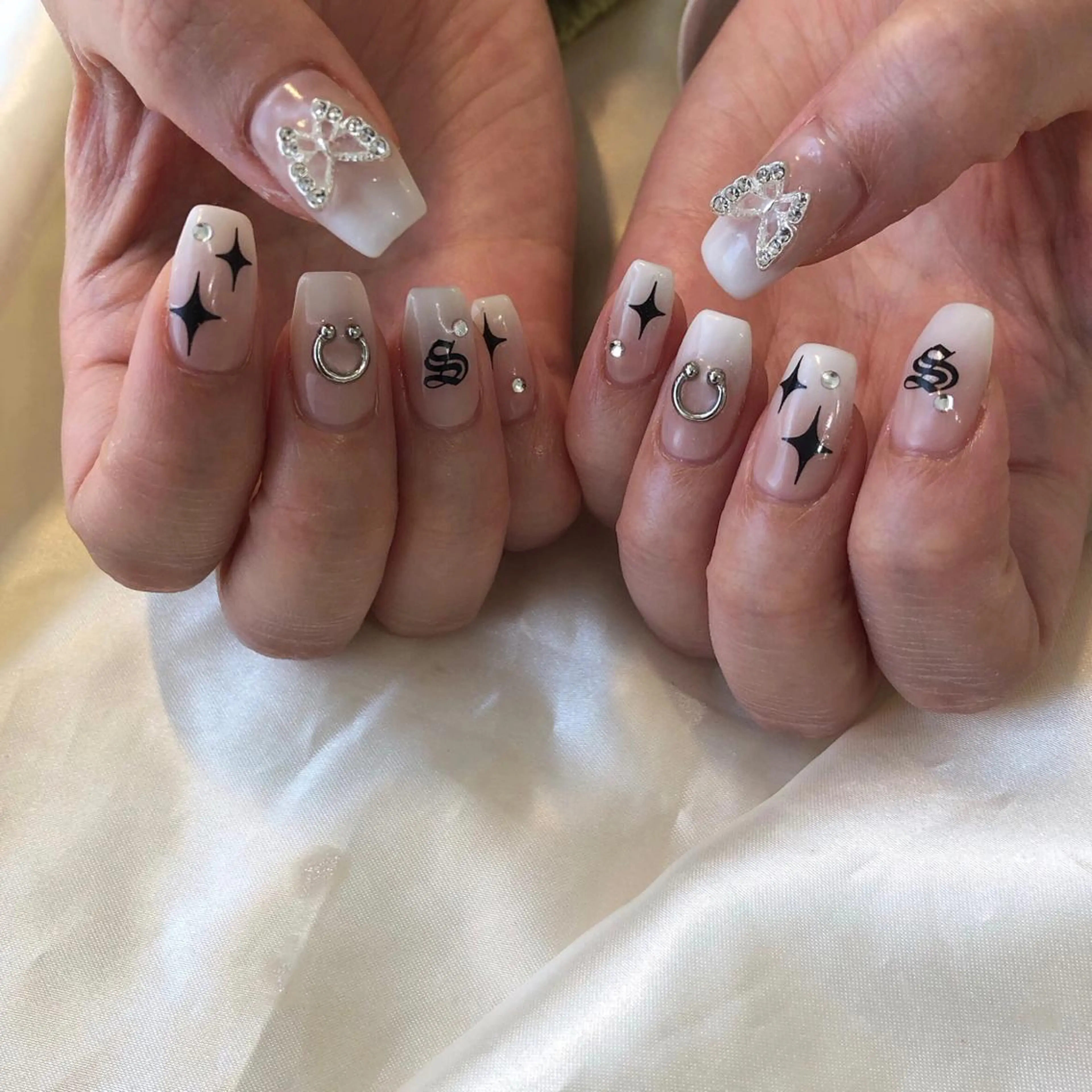 ネイル ハンドネイル ViViA momokaのネイルデザイン