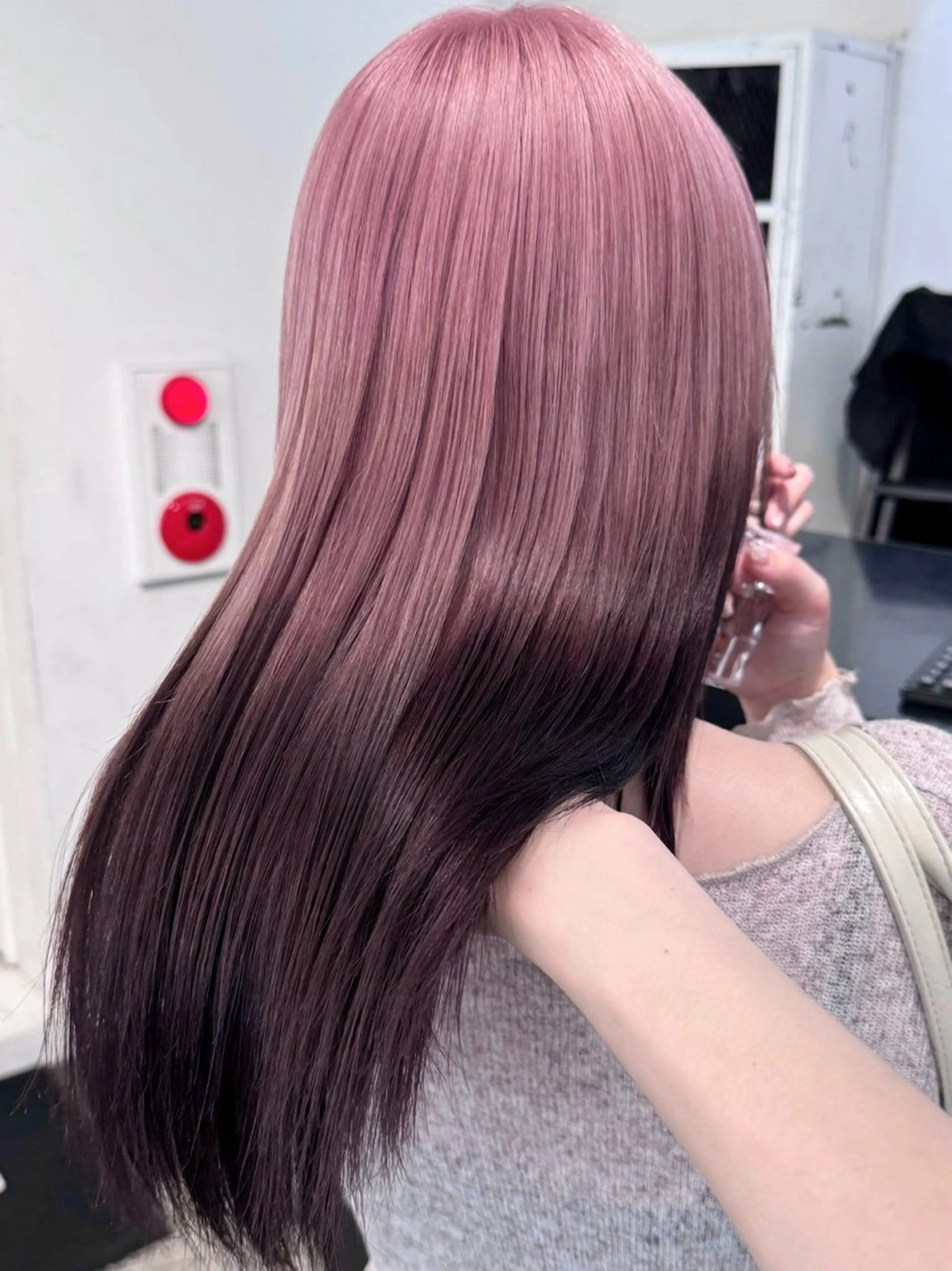 セミロング カラー ヘアアレンジ ブリーチ デザインカラー グラデーションカラー ピンクカラー ホワイトピンク カット ヘアカラー トリートメント 艶ハイトーン/ヘア アレンジAYAKAのヘアスタイル
